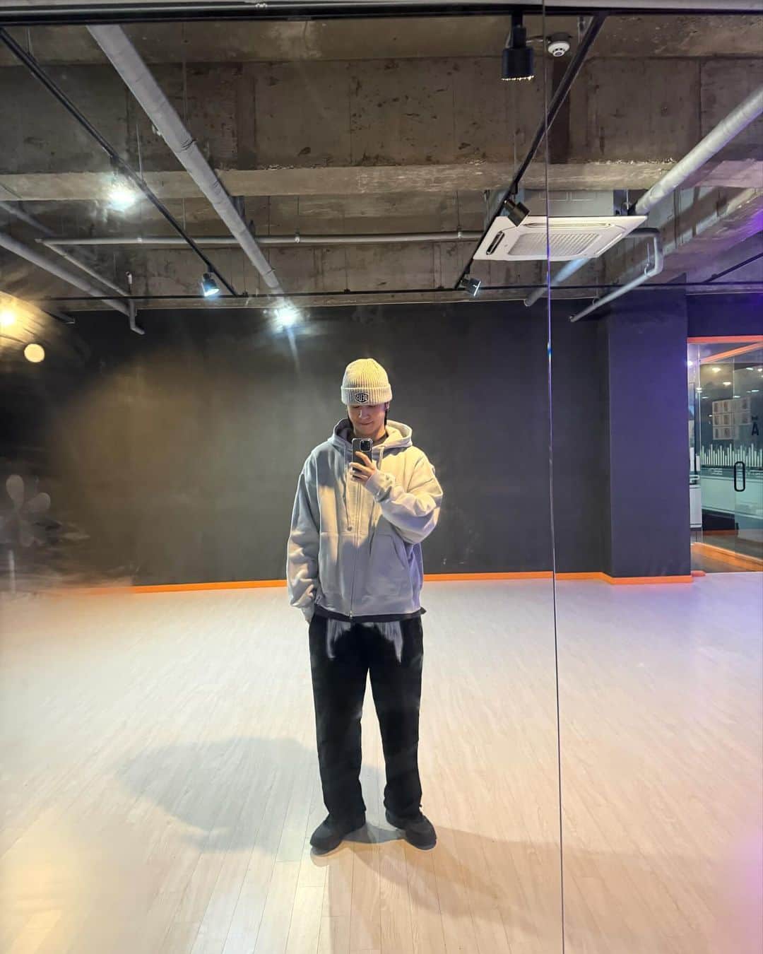 ユギョム さんのインスタグラム写真 - (ユギョム Instagram)「🕺⏸️🩶🐦」11月28日 23時49分 - yugyeom