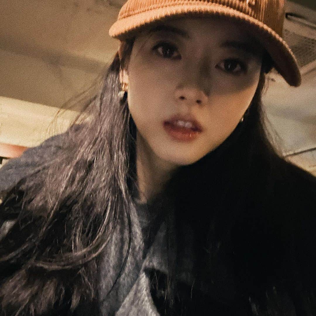 コ・アラのインスタグラム：「❄️☃️🌼」