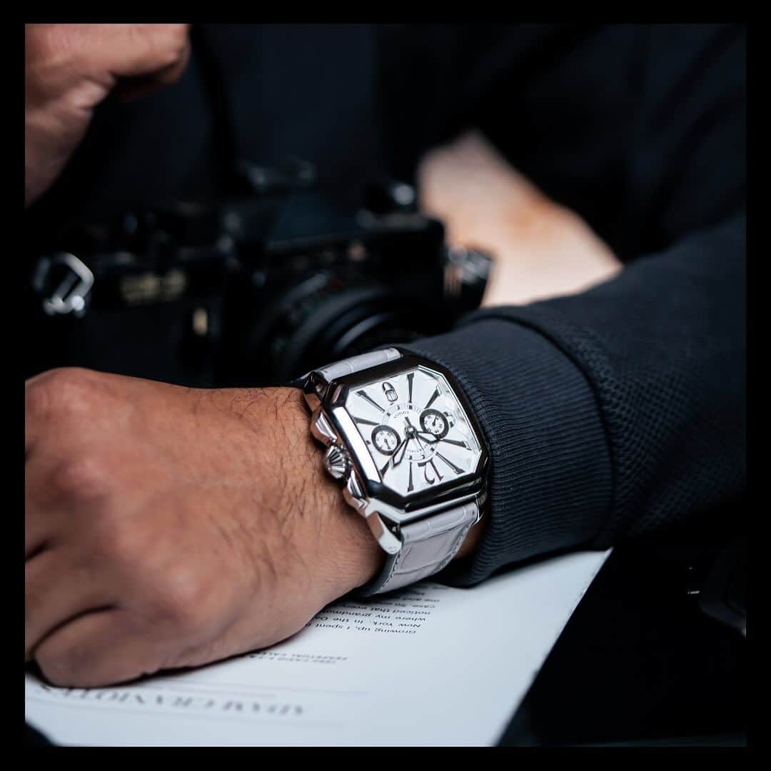 バックス＆ストラウスのインスタグラム：「The Berkeley Chronograph on the wrist - perfect for any occasion   Visual by @rosethewatchbar」