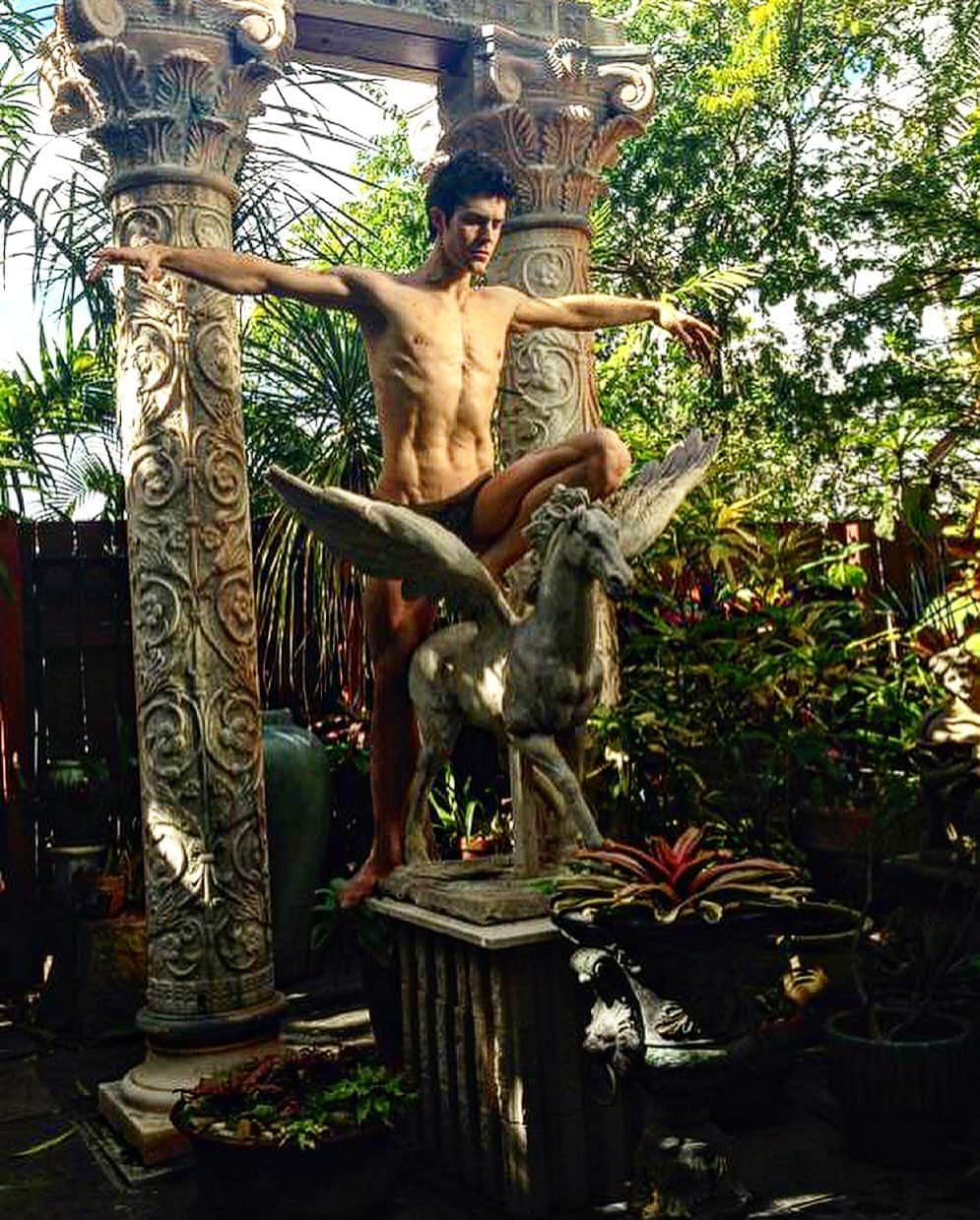 ロベルト・ボッレさんのインスタグラム写真 - (ロベルト・ボッレInstagram)「Backstage of the Vanity Fair cover with @robertobolle @bruce_weber  #unpublished @vanityfairitalia #20yearsanniversary」11月29日 0時32分 - robertobolle