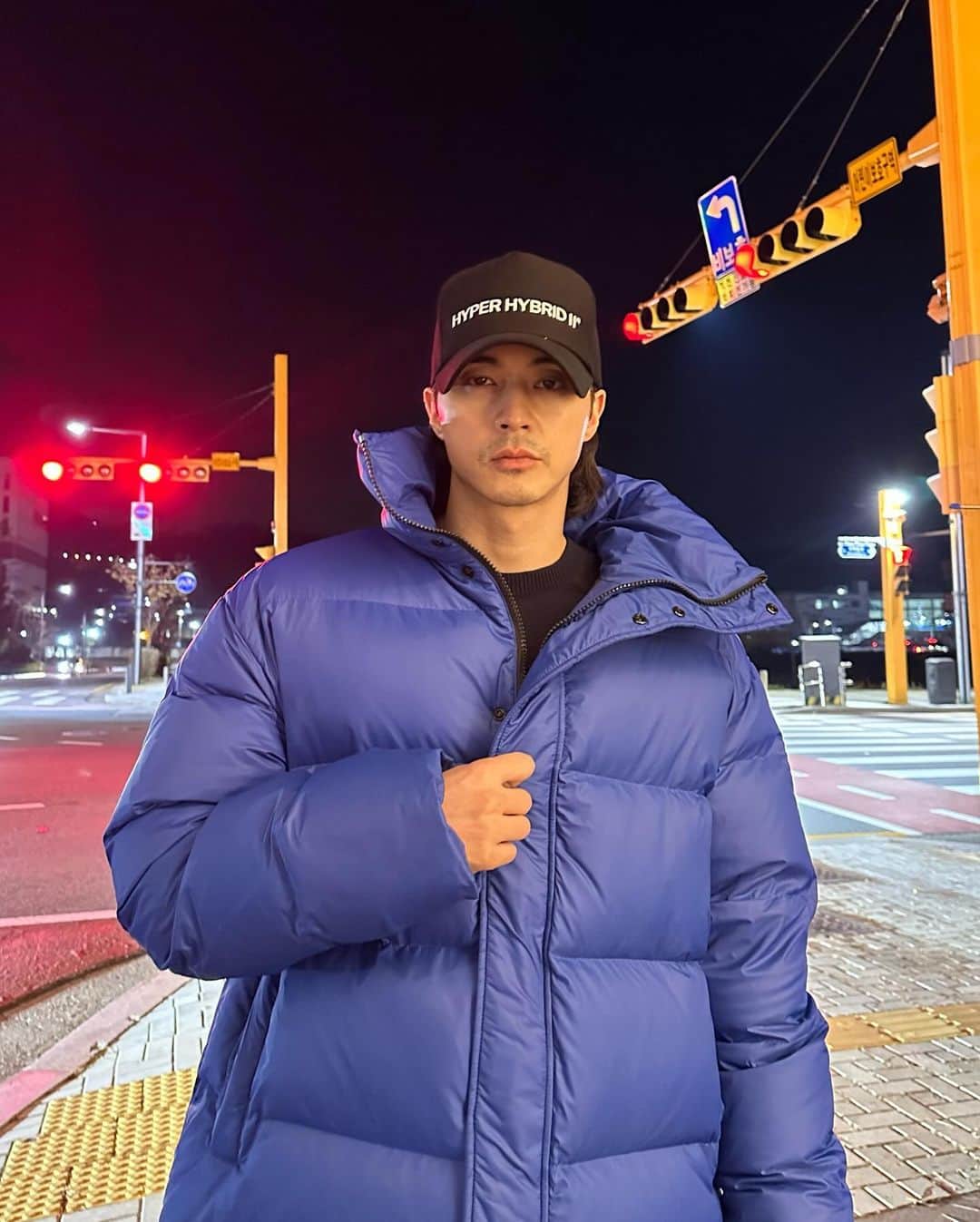 キム・ジフンのインスタグラム：「_   따숩게 입어요 추우니까」