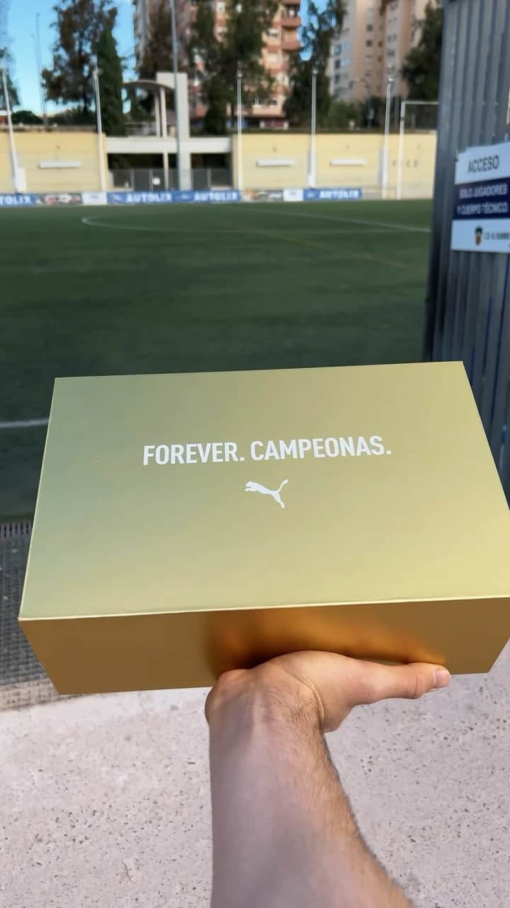 PUMA Footballのインスタグラム：「Their reactions when receiving the Campeonas boots 🇪🇸🥹 @albiferrer @laiacodina5 @__cata13」