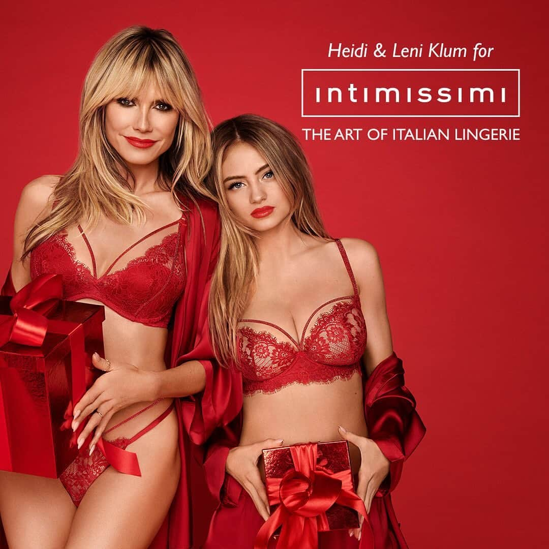 ハイディ・クルムさんのインスタグラム写真 - (ハイディ・クルムInstagram)「Oh Tannenbaum, oh Tannenbaum….I love our new @intimissimiofficial xmas campaign that is out now! @leniklum   Get yourself something special for the season. You can find the campaign styles and many more beautiful looks now online and in all @intimissimiofficial stores.   Oh Tannenbaum, oh Tannenbaum….ich liebe unsere neue @intimissimiofficial Weinachtskampagne! @leniklum   Entdecke jetzt alle Kampagnen Looks und viele weitere, schöne Styles online und in allen @intimissimiofficial Geschäften #intimissimi #theartofitalianlingerie #heidixlenixintimissimi #ad」11月29日 1時04分 - heidiklum