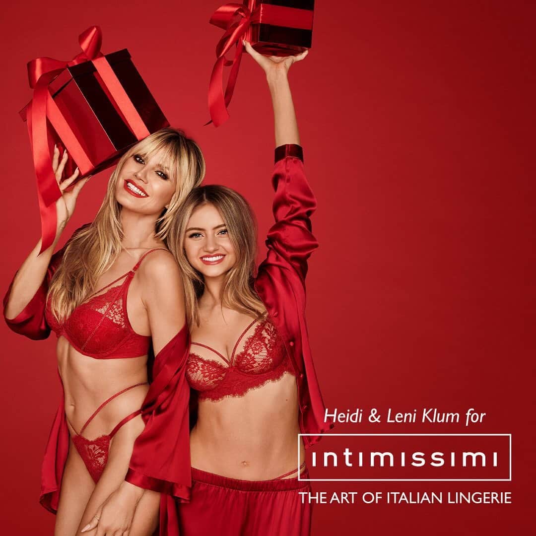 ハイディ・クルムさんのインスタグラム写真 - (ハイディ・クルムInstagram)「Oh Tannenbaum, oh Tannenbaum….I love our new @intimissimiofficial xmas campaign that is out now! @leniklum   Get yourself something special for the season. You can find the campaign styles and many more beautiful looks now online and in all @intimissimiofficial stores.   Oh Tannenbaum, oh Tannenbaum….ich liebe unsere neue @intimissimiofficial Weinachtskampagne! @leniklum   Entdecke jetzt alle Kampagnen Looks und viele weitere, schöne Styles online und in allen @intimissimiofficial Geschäften #intimissimi #theartofitalianlingerie #heidixlenixintimissimi #ad」11月29日 1時04分 - heidiklum