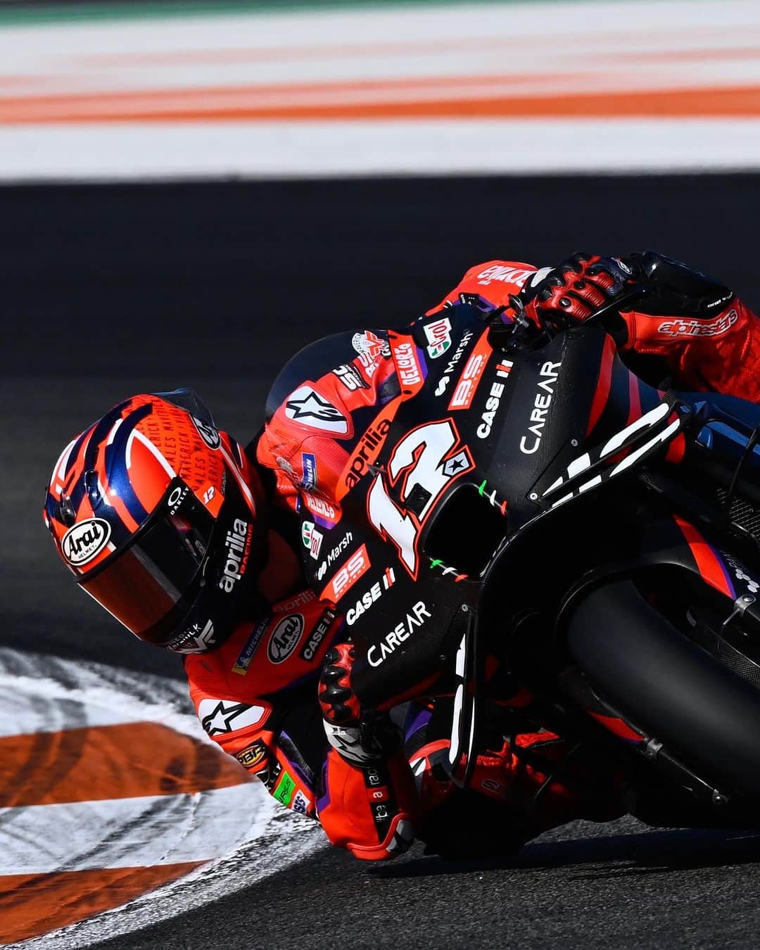 MotoGPのインスタグラム：「Top Gun on 🔝 of the timesheets at the #ValenciaTest ⏱️ @maverick12official leads the way as the curtain falls on 2023 🚀  #MotoGP #MaverickVinales #MV12」