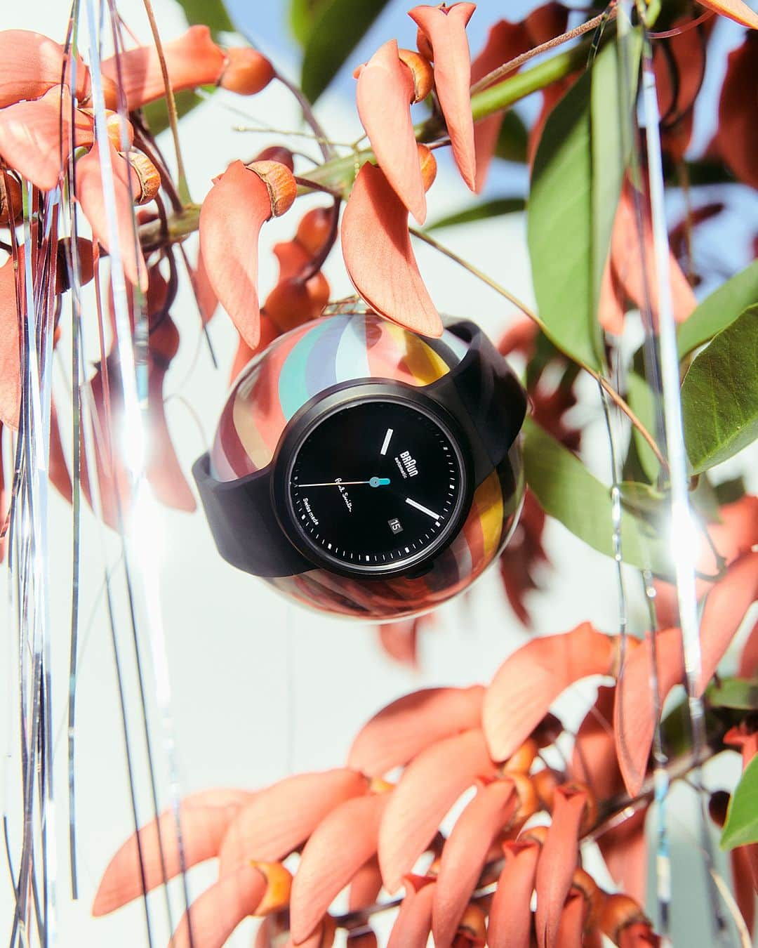 ポールスミスさんのインスタグラム写真 - (ポールスミスInstagram)「Something special: Paul Smith + Braun  We've reunited with our friends at Braun to present a new collaboration: two highly limited edition watches, each made in Switzerland with a Swiss movement – a first in Braun’s illustrious history.  🔗 Tap the link in our bio to discover more.  #PaulSmith」11月29日 1時08分 - paulsmithdesign