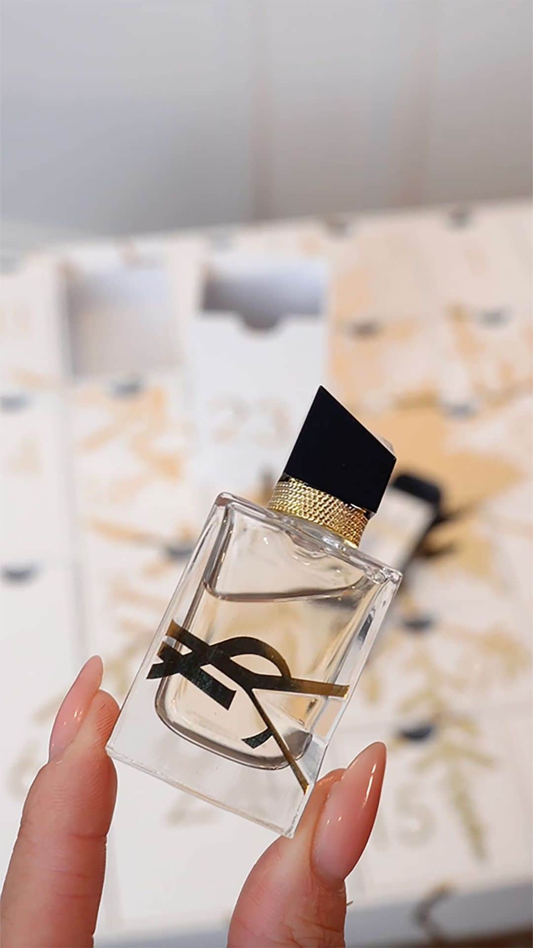 Yves Saint Laurent Beautyのインスタグラム：「Discover the magic of the YSL Beauty HOLIDAY ADVENT CALENDAR with @Ooliviamiller as she uncovers the delightful surprises within.   #YSLBeauty #Holidays」