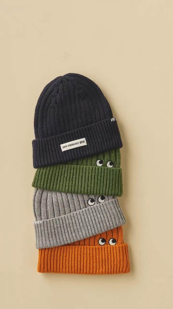 uniqlousaのインスタグラム：「Final WARMING: New UNIQLO x ANYA HINDMARCH hats are going fast!  🔗 in bio to get cozy.  @anyahindmarch  #uniqloxanyahindmarch #AnyaHindmarch #UNIQLO #LifeWear」