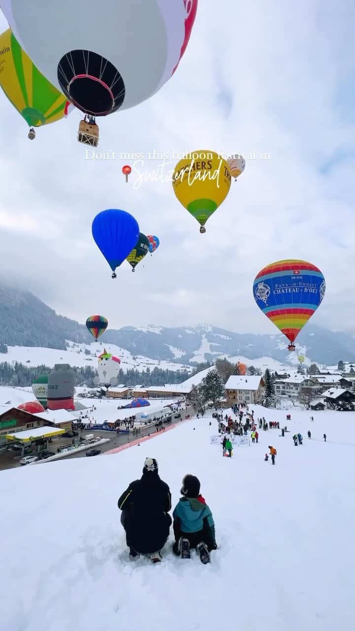 Wonderful Placesのインスタグラム：「Hot Air Balloon Festival by @wirth.a.trip 😍🙌🏼 Tag who you’d want to see it with!!! . 📹 ✨@wirth.a.trip✨ 📍Château-d’Oex - Switzerland 🇨🇭  #wonderful_places for a feature ♥️」