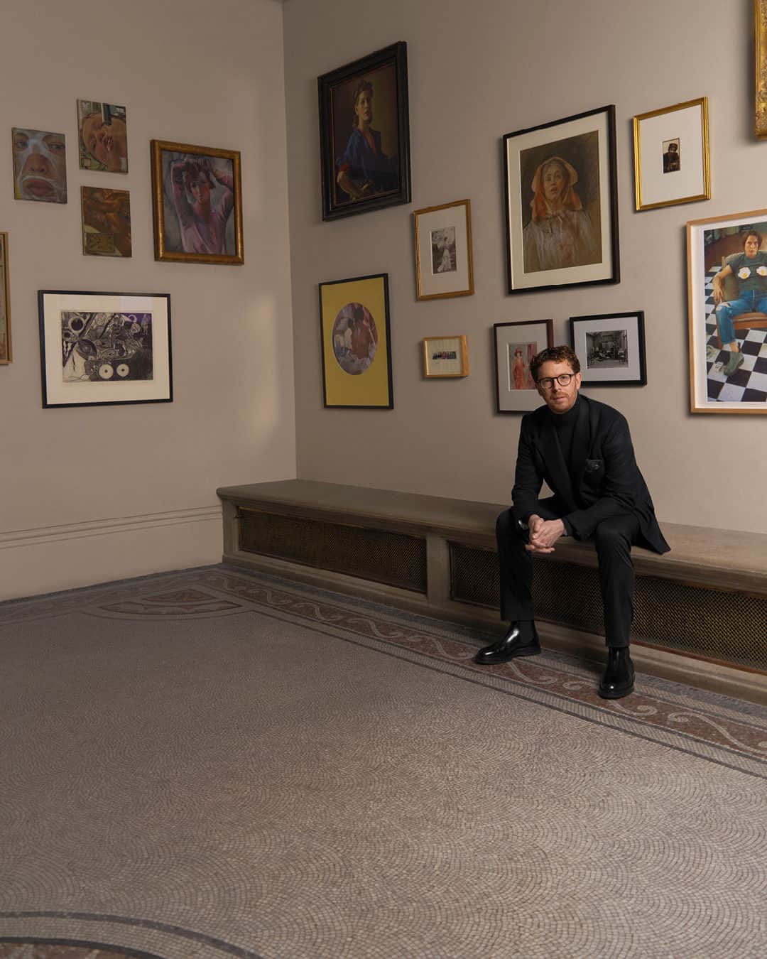 ダンヒルのインスタグラム：「"As Britain evolves, our collection evolves."  For the latest in our ‘dunhill Profiles’ series we sat down with @nicholascullinan, Director of the National Portrait Gallery, and curator of the House’s recent talks with Frieze Masters London, 2023.   Read the full story at our link in bio.   To coincide with our profile with Nicholas Cullinan, dunhill is delighted to launch a new podcast series recorded at the House’s space at Frieze Masters London, 2023. Search for “dunhill” wherever you get your podcasts to listen.   Photography @paulhempstead Styling @stuartvwilliamson   #dunhillPROFILES #dunhillxFriezeMastersTalks」