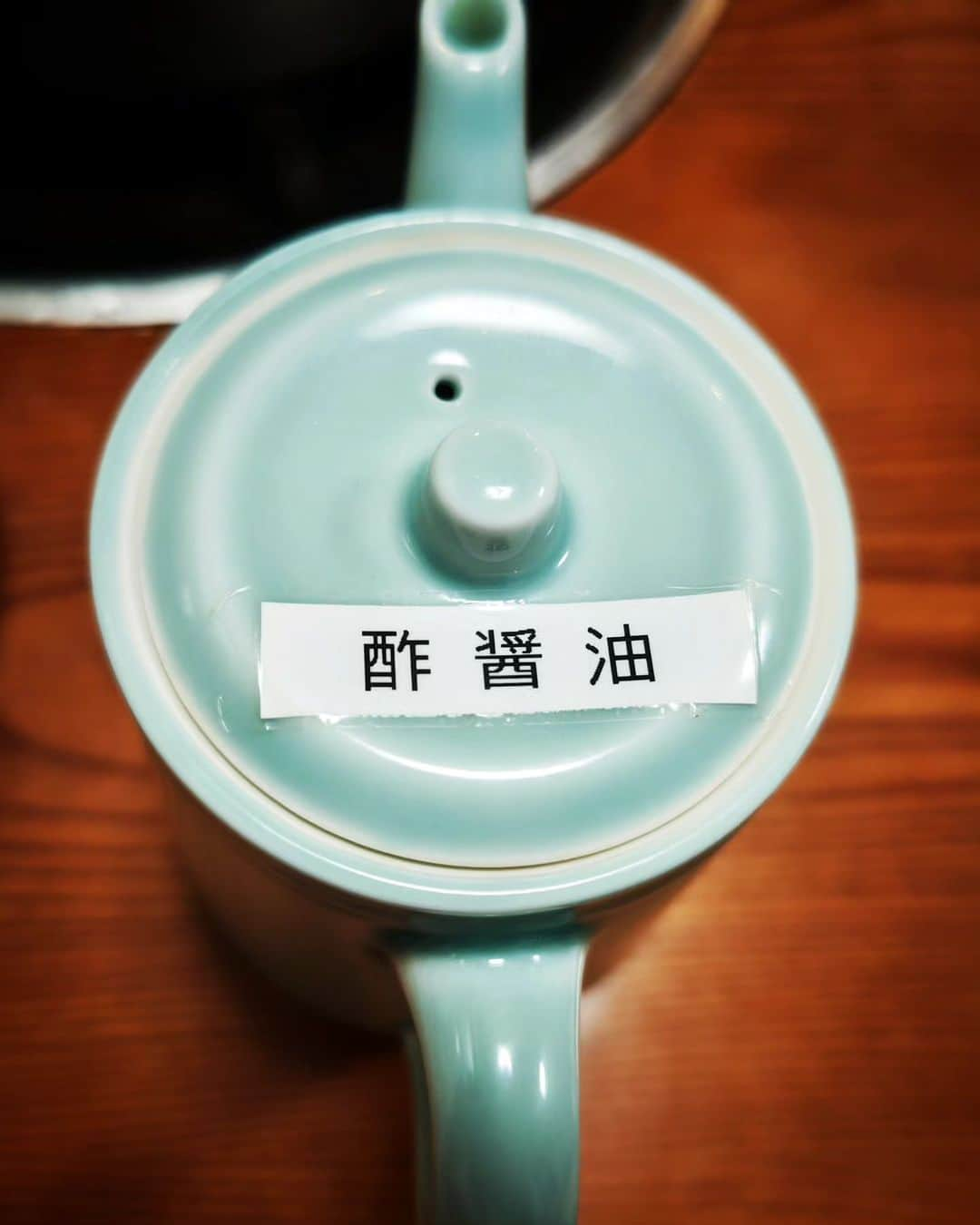 和田益典さんのインスタグラム写真 - (和田益典Instagram)「◆博多②  東長寺のあとは「水たき長野」へ。  ここは近鉄晩期、常連さんに教えてもらってから博多入りする際には必ず訪れてた店。  かれこれ１０年ぶり！  この瞬間のために実は２ヶ月半前から予約してたやつ！笑  梅田でたまに行く華味鳥の本家本元！(写真ラストに記事有り)  唐揚げ480円ヤバし。  うだうだウンチクたれるのは邪道。  やはり総てが確実な美味しさでした。 . . #水炊き #水たき #水たき長野 #九州 #博多 #福岡 #鶏鍋 #鶏料理 #博多水炊き #鶏 #鶏肉 #唐揚げ #鍋 #かしわ #鍋コース #おじや #美味 #贅沢 #三昧 #博多グルメ #グルメ #lunch #foodstagram #food #gourmet #delicious #chicken #fukuoka #japan #わだます博多2023  ③へ続く .」11月29日 1時39分 - masunori_wada