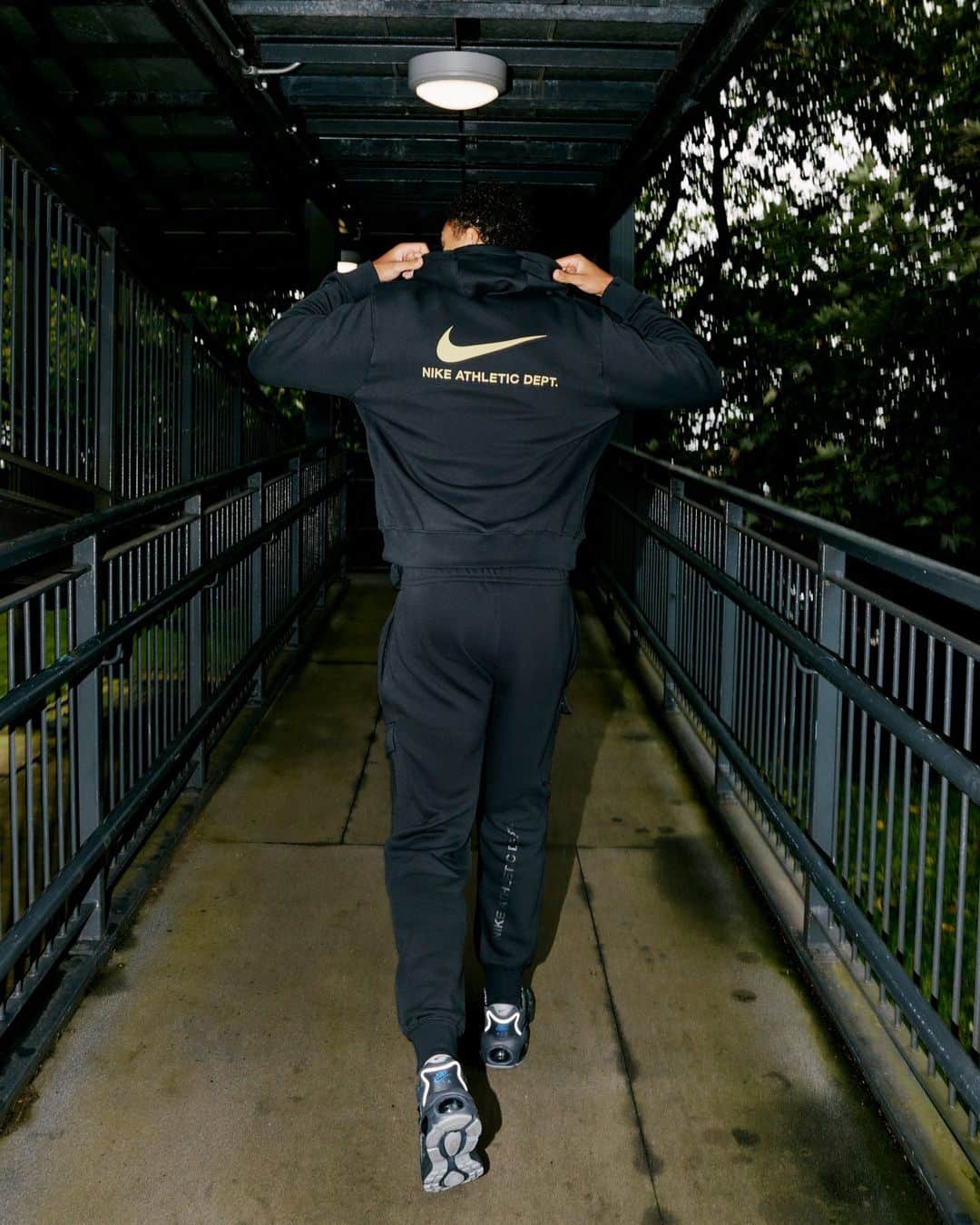 FOOTASYLUMさんのインスタグラム写真 - (FOOTASYLUMInstagram)「Athletic mode 💯 Shop the full @Nike Winter Tech collection online and instore now 📲  #Nike #Footasylum」11月29日 2時05分 - footasylum