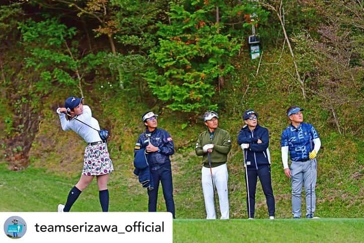 黒田アーサーさんのインスタグラム写真 - (黒田アーサーInstagram)「Posted @withregram • @teamserizawa_official ・ ・ 🌟番組出演のご案内🌟 【ゴルフネットワーク『TEAM SERIZAWA』】 11月28日(火)22時より放送📺 ・ ゴルフネットワーク長寿番組 『TEAM SERIZAWA』 神奈川県の『箱根湖畔ゴルフコース』からお届けいたします💁‍♂️💁🏻‍♀️ ・ 前回に続き、11月のゲストは俳優の黒田アーサーさんとお笑いの神奈月さんをお迎えして宮本勝昌プロと対決🔥 ・ 先週の『いわさき白露シニアゴルフトーナメント』で見事今季3勝を挙げ、シニア賞金王に輝いた宮本プロにチームメンバーの松山りなさんが芸能チームの助っ人として宮本プロに挑みます😎👏 ・ 是非、ご視聴頂ければと思います😆 ・ 📺放送日時 毎月第2・4火曜日 22:00～22:30（初回放送） ●番組公式サイト https://www.golfnetwork.co.jp/news_info/program/teamserizawa・ ・ #golfnetwork #ゴルフネットワーク #長寿番組 #teamserizawa #チームセリザワ #pga #pgaシニアツアー #今季3勝 #シニア賞金王 #宮本勝昌 プロ #vs #俳優 #黒田アーサー さん #お笑い芸能人 #神奈月 さん #助っ人 #松山りな さん #芹澤名人 #箱根湖畔ゴルフコース #チームセリザワゴルフアカデミー @golfnetwork @kuroda_arthur  @kannazuki.official  @rina164.golf」11月29日 1時46分 - kuroda_arthur