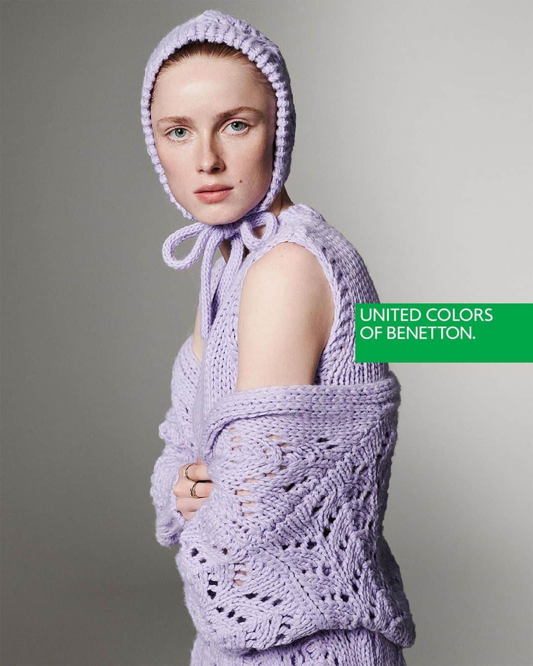 ベネトンさんのインスタグラム写真 - (ベネトンInstagram)「Winter elegance, since 1965.  A romantic take on the classic United Colors of Benetton uniform: the knitted crochet top-cardigan-skirt set.  WE ARE INFINITY Fall-Winter 2023-2024 Ad Campaign Creative Direction @andreaincontri Photography @giampaolosgura Models @riannevanrompaey @dianechiuu」11月29日 1時58分 - benetton