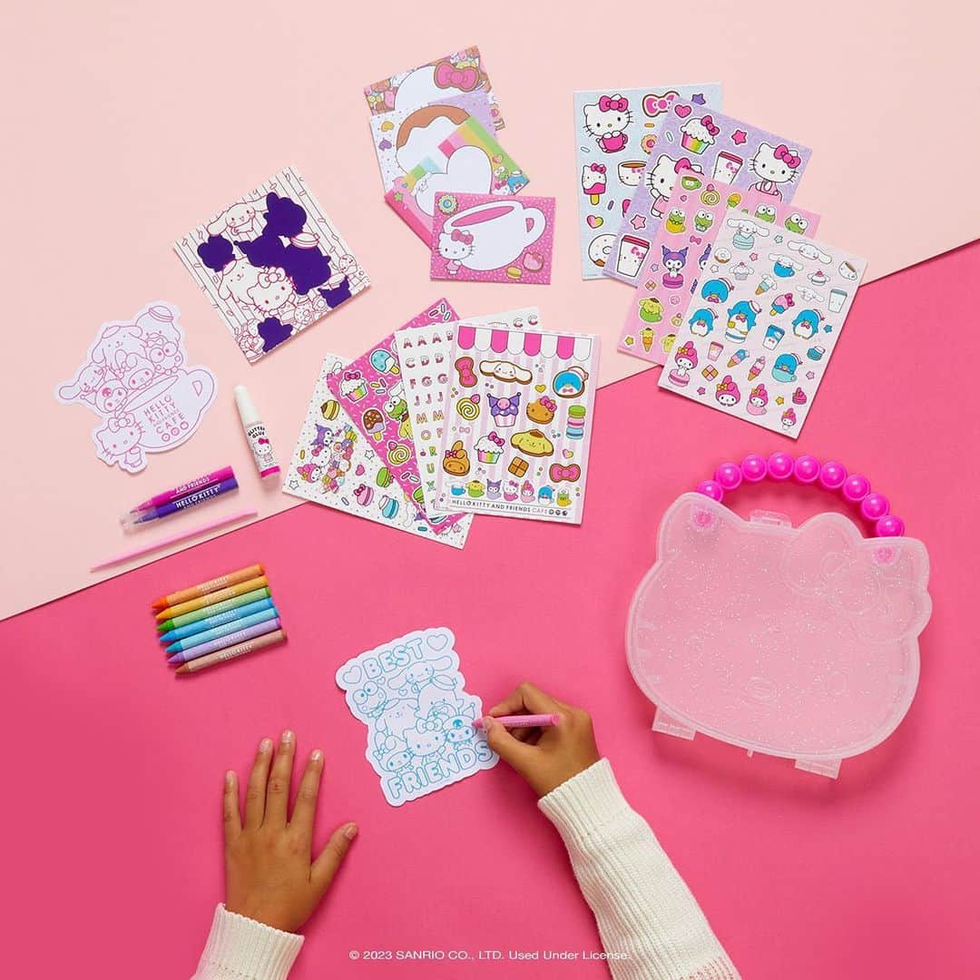 Hello Kittyのインスタグラム：「Share kindness through crafting🎨✨ Hello Kitty and Friends activity kits are perfect to do with your bestie! Shop DIY gifts now at @michaelsstores.」