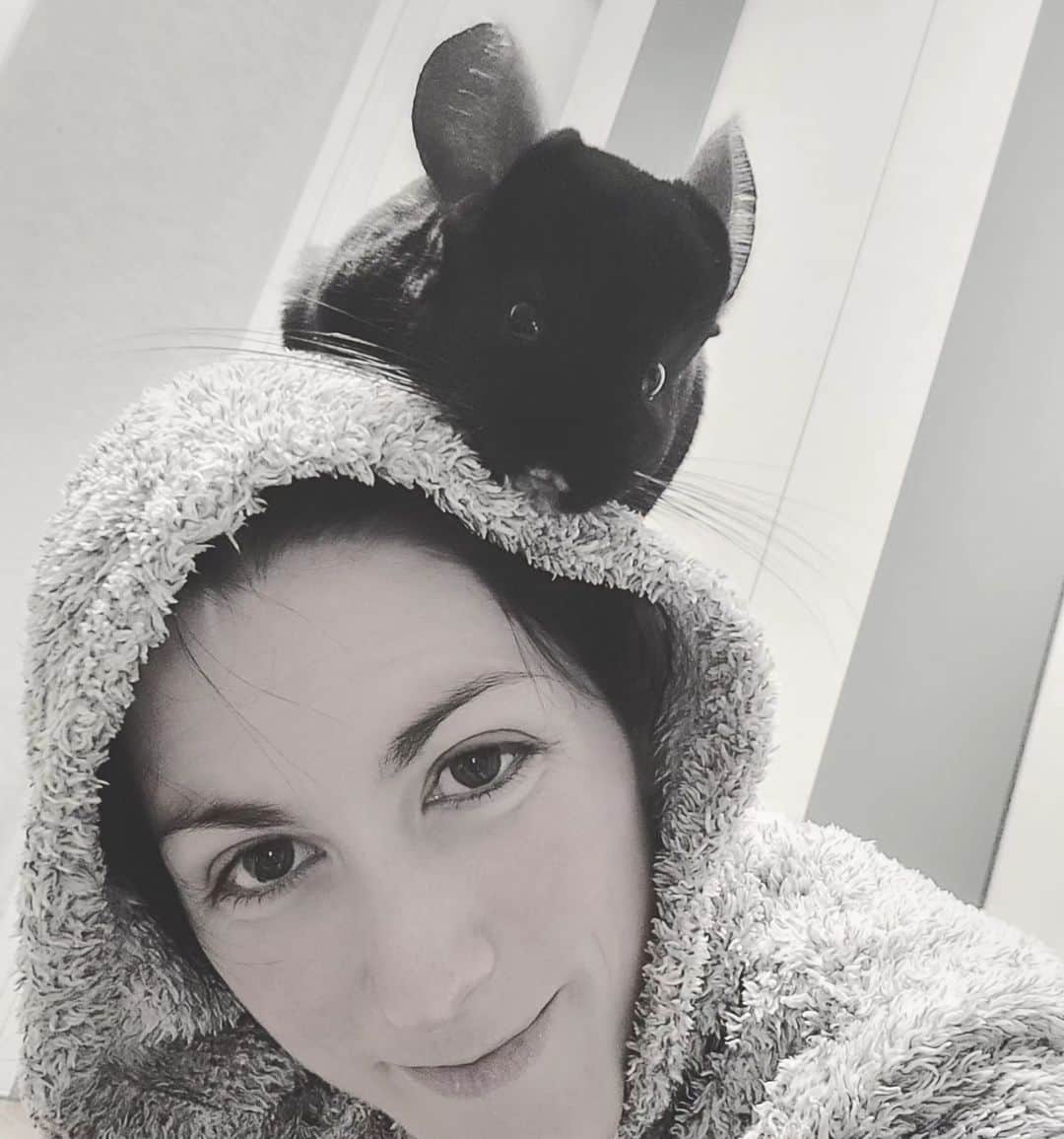 シャルレーヌ・ギニャールのインスタグラム：「🐾🐾🐾」