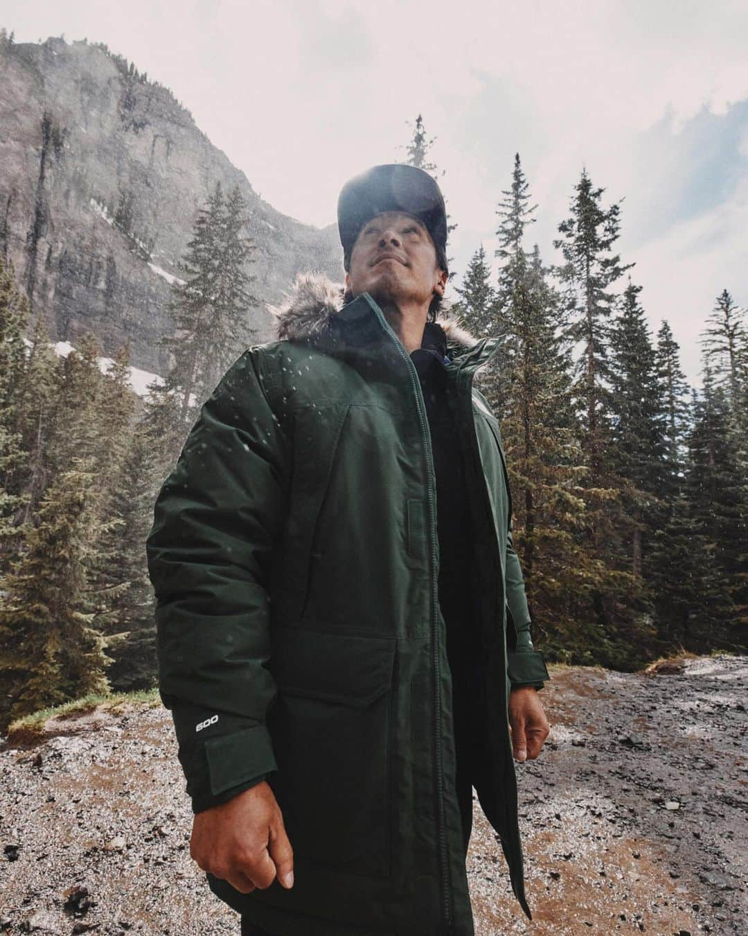 ザ・ノースフェイスのインスタグラム：「Photographer. Filmmaker. Alpinist. Storyteller. The North Face Athlete @jimmychin does it all, and expects his gear to do that, too. And the layer that’s required from red carpet to summit? Jimmy says, “I probably rely most on my down jackets or parkas. You can’t survive or climb on these types of expeditions and in these types of environments without them. [When looking for a parka,] I look for warmth, simplicity of design, being lightweight and functional.”」