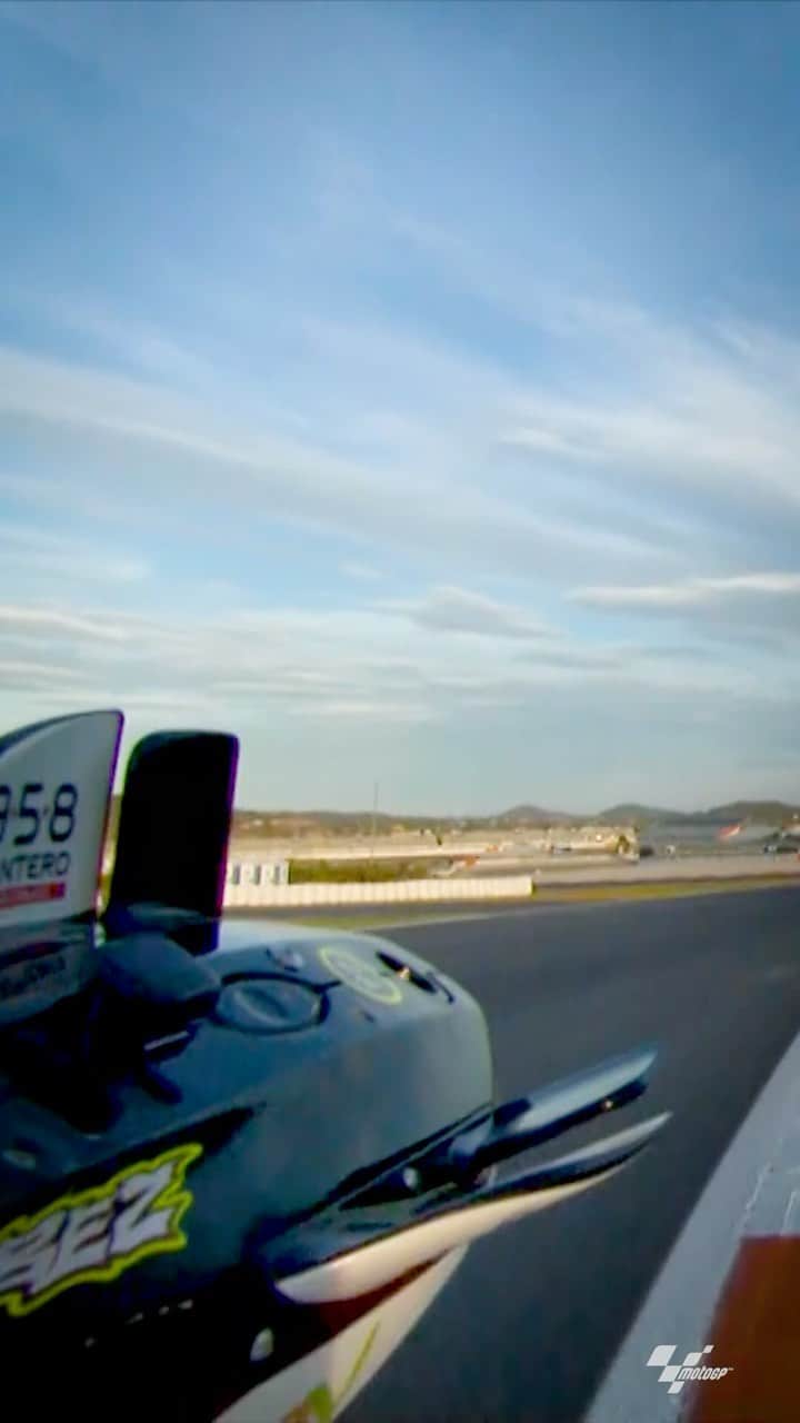 MotoGPのインスタグラム：「🔙 to the future! 👀 Enjoy the Back Cam POV 👋   #ValenciaTest ⏱️ #MotoGP #MotoGP2024 #MarcoBezzecchi #MB72」