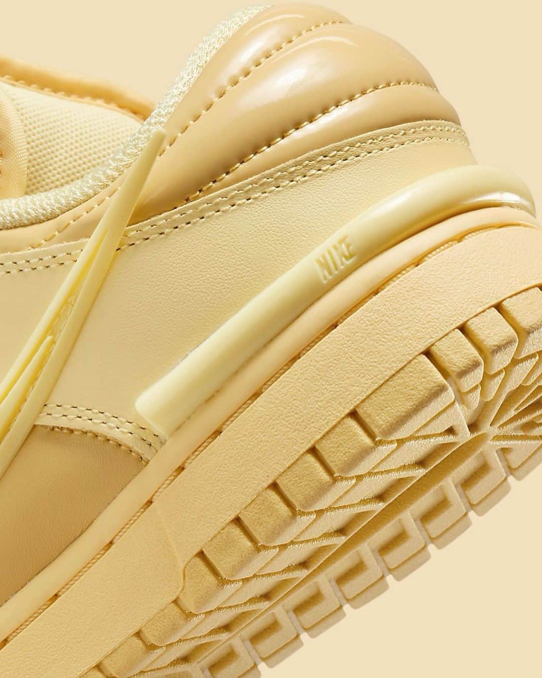Nice Kicksさんのインスタグラム写真 - (Nice KicksInstagram)「Would these be butter as a regular Dunk Low or are you feeling the Twist? 🧈」11月29日 2時47分 - nicekicks