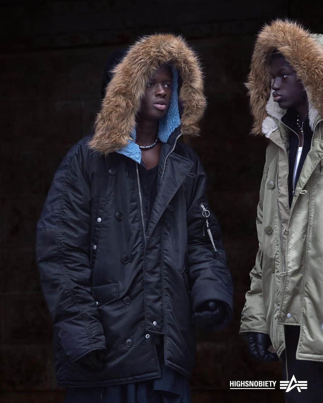 のインスタグラム：「For our collaboration with Alpha Industries, we tapped into its vast archive of utilitarian, military-designed outerwear and remastered two of its most iconic products. The collaborative MA-1 Bomber and N3-B Parka reference the storied histories of both items while elevating them with new details.  The N3-B parka, the first product that Alpha ever produced for the military, was designed for the US Air Force in 1945 so that pilots could fly comfortably in cold conditions. Our version of the jacket retains many of its original features, such as the utility pockets on the left sleeve, a high zip-up neck, and (most importantly) detachable faux fur around the hood. This collaborative N3-B has been upgraded through two customer colorways, and a more oversized, boxy fit to the original design. There is also contrast paneling in tonal matte nylon and custom branding throughout the design.  A jacket that was also designed for the Air Force, the MA-1 is Alpha Industries' signature product and arrives with a new fit created by Highsnobiety. More boxy fitting than the standard MA-1, the jacket is wide in the body with thick ribbing at the bottom of the jacket and sleeves to cinch it in. Similar to the mid-length parka coat, the bomber jacket is detailed with contrast paneling in tonal matte nylon while Highsnobiety branding can be found on the interior storm flap, flight ribbons, and woven flag labels.  Available to shop from 29th November, online on the Highsnobiety iOS App and @highsnobietyshop」