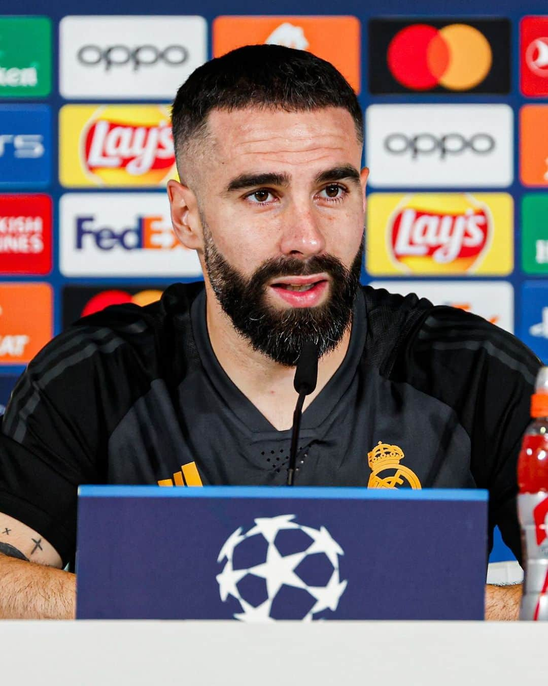 レアル・マドリードのインスタグラム：「🎙️ @Dani.Carvajal.2 🎙️ "Our objective is to finish top of the group." "Vamos a por el objetivo de ser primeros de grupo". #UCL」