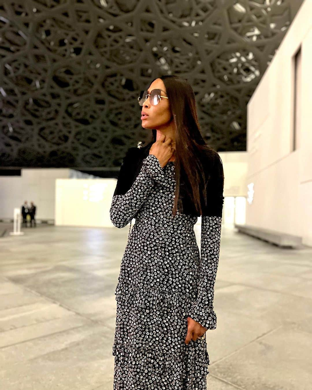 ナオミ・キャンベルさんのインスタグラム写真 - (ナオミ・キャンベルInstagram)「Thank you #ministryoftourism #abudhabi for the exquisite visit to the @louvreabudhabi by  Jean Nouvel 💜 @jeannouveldesign   @abudhabievents @visitabudhabi #inabudhabi #abudhabigp #louvreabudhabi 📸 @hardyindiigo #OmiMedia#」11月29日 3時40分 - naomi