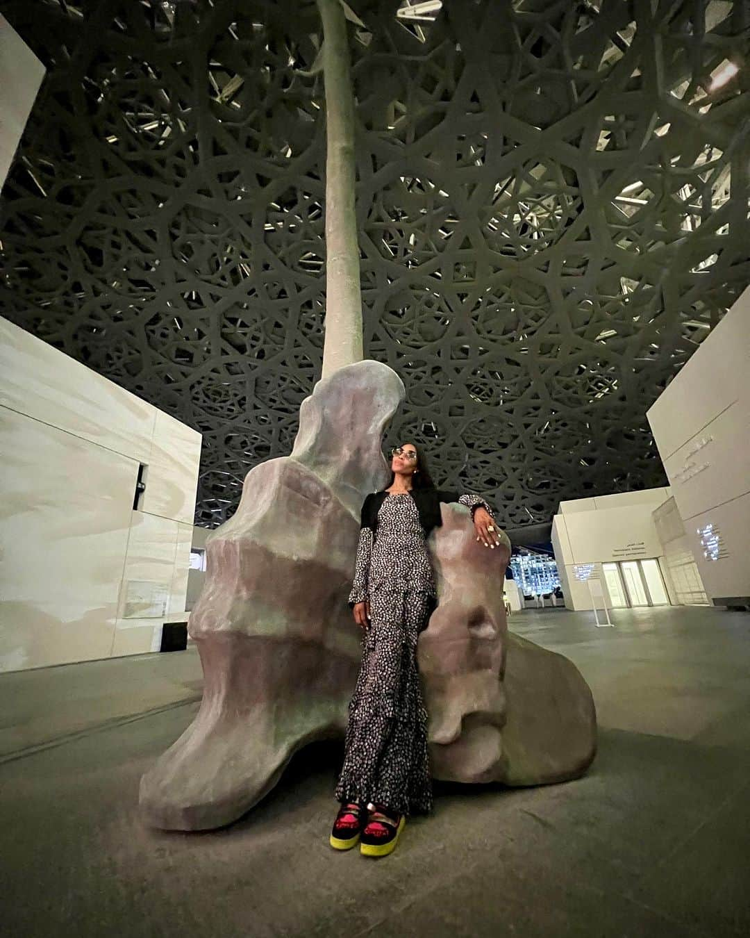 ナオミ・キャンベルさんのインスタグラム写真 - (ナオミ・キャンベルInstagram)「Thank you #ministryoftourism #abudhabi for the exquisite visit to the @louvreabudhabi by  Jean Nouvel 💜 @jeannouveldesign   @abudhabievents @visitabudhabi #inabudhabi #abudhabigp #louvreabudhabi 📸 @hardyindiigo #OmiMedia#」11月29日 3時40分 - naomi