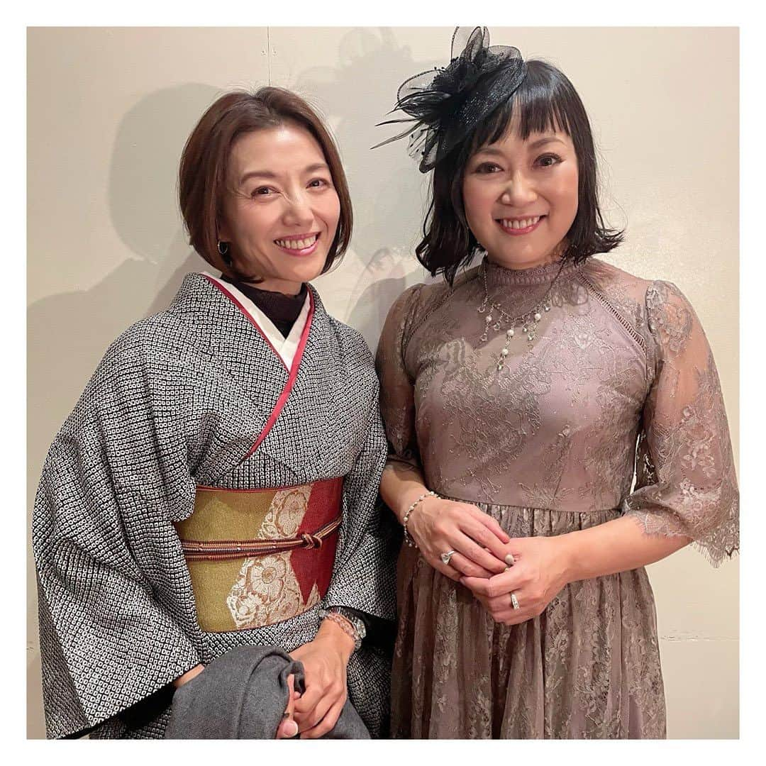 笹峯愛さんのインスタグラム写真 - (笹峯愛Instagram)「大西結花さんのアコースティックライブ 「じょゆうのうた」  〝恋〟と言うテーマで選曲した歌を 語りで紡いでいく構成となっていて 今回、ポイントのセリフや物語を書かせてもらいました。  やりたい事、見せたい事がハッキリしている結花さん。  ライブでしっかり自分のカタチにしていらっしゃいました！！  とても耳心地の良い声でトークもキュート！  端々で、結花さんが芸能界で培ってきた技術を感じつつ ライブを堪能しました。  小学生の頃、テレビにかじりついてみていた あのドラマに出ていた方と こんな風にご一緒できる機会をくださった吉田マリリンに感謝✨✨✨  #大西結花 2023.11.25 南青山MANDALA」11月29日 14時37分 - mineco.m