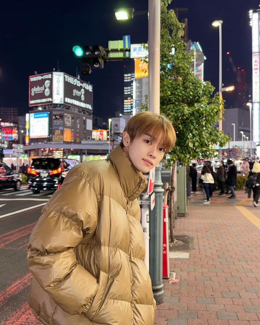 RIIZEのインスタグラム：「東京の夜   #RIIZE #라이즈  #SUNGCHAN #성찬  #RISEandREALIZE」