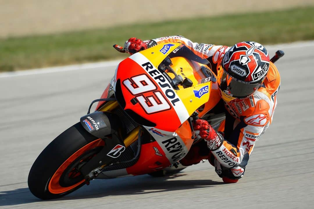 レプソル・ホンダさんのインスタグラム写真 - (レプソル・ホンダInstagram)「Win 04 🏆  US President @marcmarquez93 made it a hat trick in the US of A as he ran away with the Indianapolis GP. 188 points after the race with his teammate just 21 behind, 2013 was looking like it would go down to the wire 👀  #LookingBackOnMM93 🐜」11月29日 7時06分 - hrc_motogp