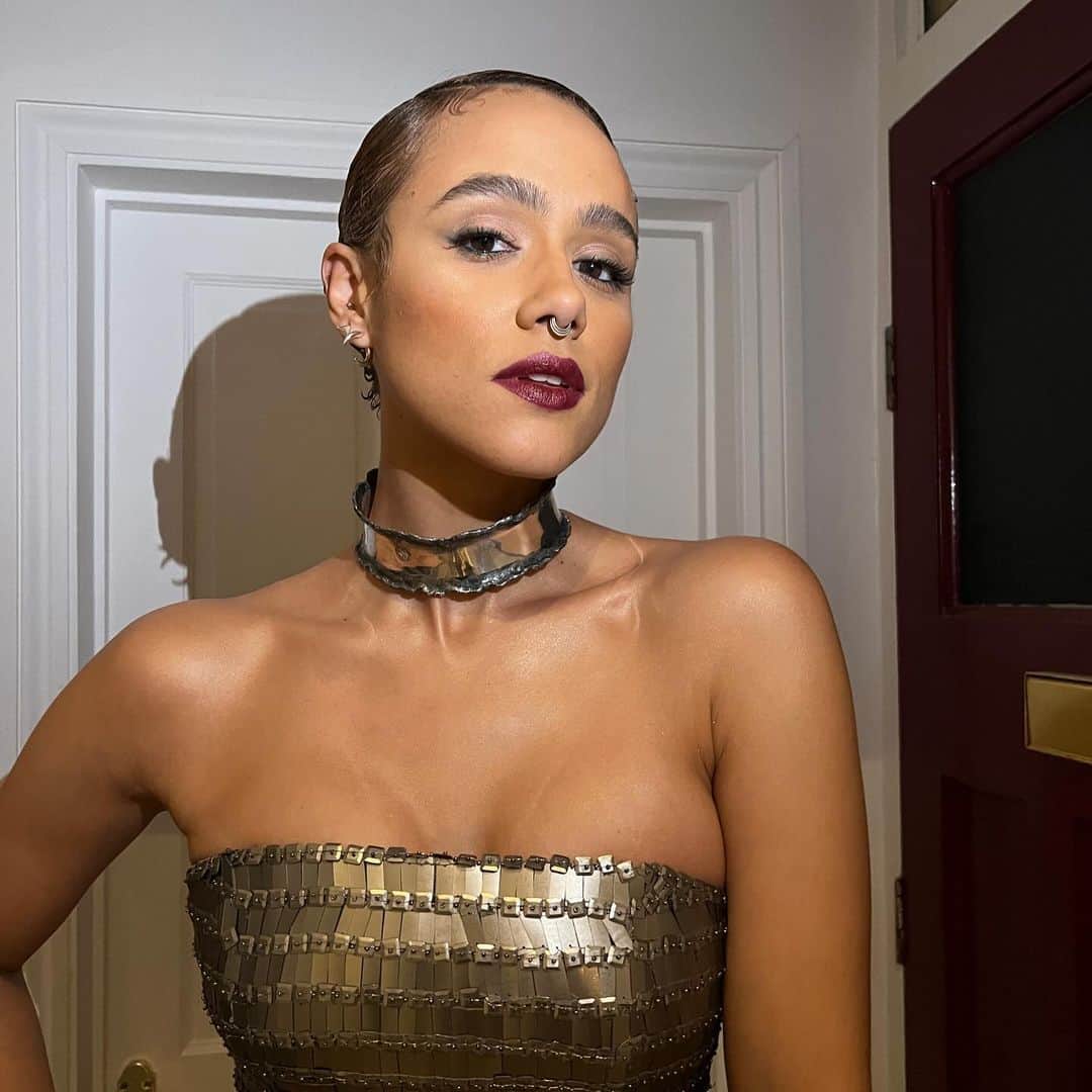 ナタリー・エマニュエルのインスタグラム：「That time I went to @glamouruk Women on the Year Awards…. @chercoulter, @marcoantoniolondon and @nicola_harrowell made me look like this… coming through like the glam Joan of Arc in this stunning @albertaferretti gown and @shaunleanejewellery jewellery ⛓️⚔️」