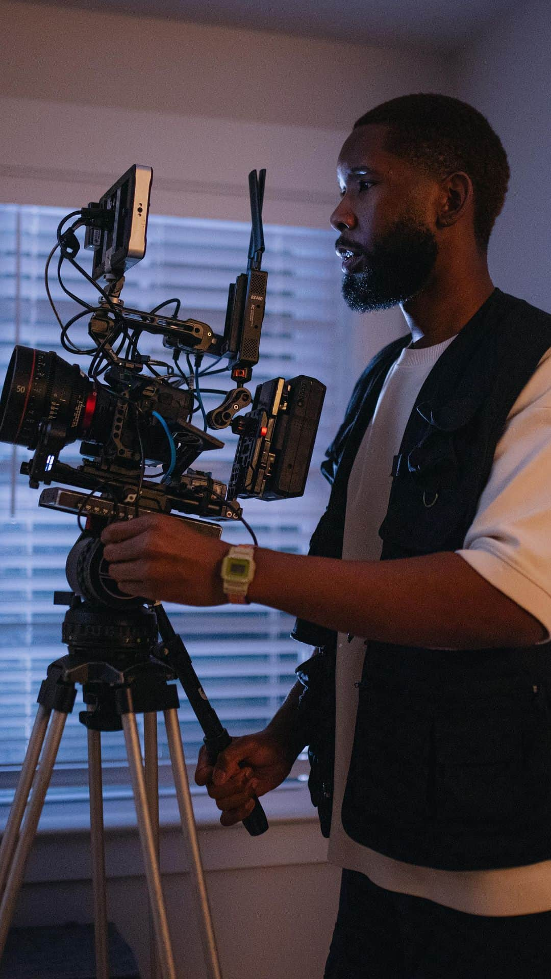 CANON USAのインスタグラム：「#Canon filmmaker @georgejefff is seen curating #TRiiiX, a short horror film starring @obj! George Jeff & @filmcru utilized the Canon EOS R5 C and cinema lenses to create this story. Tap the link in @georgejefff’s bio to view the film. #CuratedByGeorgeJeff™ 🎥💚」