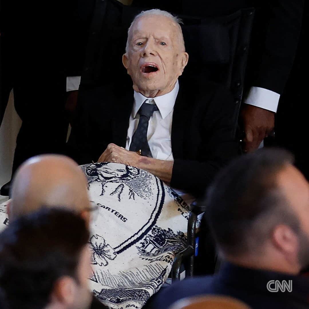 CNNさんのインスタグラム写真 - (CNNInstagram)「Former first lady Rosalynn Carter, the wife of former President Jimmy Carter, died last week at the age of 96.  A tribute ceremony took place Tuesday in Atlanta. Former President Carter, who is 99 and receiving hospice care at home, attended the service.  Guests included President Biden and first lady Jill Biden; Vice President Kamala Harris and second gentleman Doug Emhoff; former President Bill Clinton and former Secretary of State Hillary Clinton; and former first ladies Melania Trump, Michelle Obama and Laura Bush.  Read more at the link in our bio.  📸: Will Lanzoni/CNN | Evelyn Hockstein/Reuters | Brynn Anderson/Pool/Getty Images | Will Lanzoni/CNN | Erik S. Lesser/Pool/Getty Images | Andrew Caballero-Reynolds/AFP/Getty Images | Andrew Caballero-Reynolds/AFP/Getty Images」11月29日 8時06分 - cnn