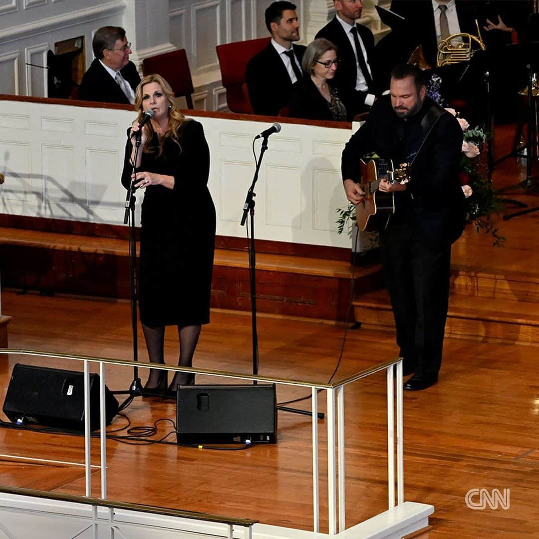 CNNさんのインスタグラム写真 - (CNNInstagram)「Former first lady Rosalynn Carter, the wife of former President Jimmy Carter, died last week at the age of 96.  A tribute ceremony took place Tuesday in Atlanta. Former President Carter, who is 99 and receiving hospice care at home, attended the service.  Guests included President Biden and first lady Jill Biden; Vice President Kamala Harris and second gentleman Doug Emhoff; former President Bill Clinton and former Secretary of State Hillary Clinton; and former first ladies Melania Trump, Michelle Obama and Laura Bush.  Read more at the link in our bio.  📸: Will Lanzoni/CNN | Evelyn Hockstein/Reuters | Brynn Anderson/Pool/Getty Images | Will Lanzoni/CNN | Erik S. Lesser/Pool/Getty Images | Andrew Caballero-Reynolds/AFP/Getty Images | Andrew Caballero-Reynolds/AFP/Getty Images」11月29日 8時06分 - cnn