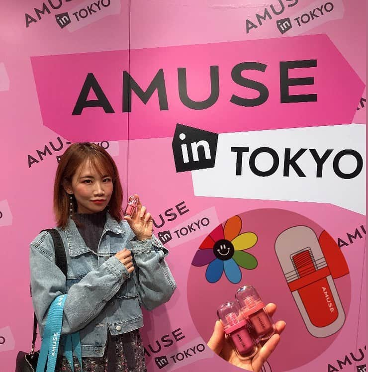 葵のインスタグラム：「韓国コスメAMUSEローンチイベントへ♡ 可愛すぎてずっとこの空間にいたくなる✨ @amuse.jp  AMUSE「ジェルフィットティント」 日本限定色「TOKYO CHERRY」 日本限定色「SAKURA JELLY」 をお試し中🎶  Popup shopで商品色々とためしてきたよ😍  Hz shibuya  東京都渋谷区宇田川町4-3 一般の方は28〜29日に来店可能  Popupでは先着プレゼントやsnsアカウントフォローでプレゼントなどあるのでよかったら行ってみてね！ 詳しくは公式アカウントをチェック❣️  #PR#AMUSE#韓国コスメ#アミューズ#ヴィーガンメイク#推しコスメ#リップ」