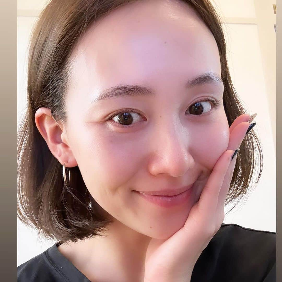 𝗬𝘂𝘀𝘀𝗮𝗻さんのインスタグラム写真 - (𝗬𝘂𝘀𝘀𝗮𝗻Instagram)「@klairs.jp  ◉フレッシュリージュースドビタミンチャージセラム  ５種類のビタミン配合で、シミくすみの改善などに。 肌のトーンアップに導くビタミンセラム。　 敏感肌の方にも優しいスキンケアだよ⭐️  肌に馴染みやすく、ベタつきなしで、浸透がすごい！ 肌が気持ち良いなっってなってるのがわかる！  韓国コスメあまり使ったことないけど、 すごくよかった😊😆🩷 いろんなものと併用するともっと良いかも🤭  乾燥の季節はとりあえずなんでも試して 自分に合うもの見つけやなやで？🫠🫠❄️  ・クレアスQoo10公式ページにて 　11/22(水)から12/3(日) までメガ割開催中🎀 ・メガ割期間中は最大49％で購入可能🥰  #klairs #韓国コスメ　#クレアス #クレアスビタミン #ビタミンチャージ #韓国スキンケア #素肌美人 #素っぴん美人　#美　#美人　#毎日のお手入れ #미인　#맨살　#예쁜　#노력」11月29日 8時27分 - youuim