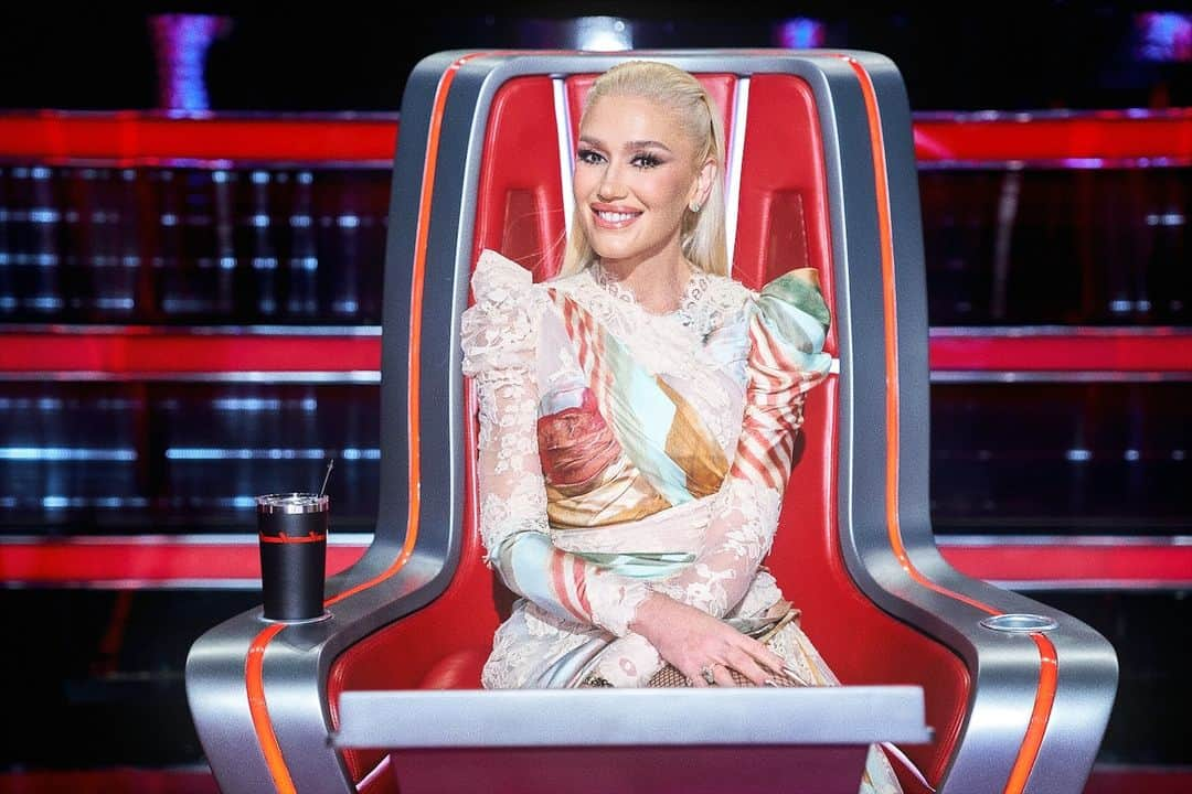 グウェン・ステファニーのインスタグラム：「good vibes only for 2night’s last night of #voiceplayoffs !! :) gx」