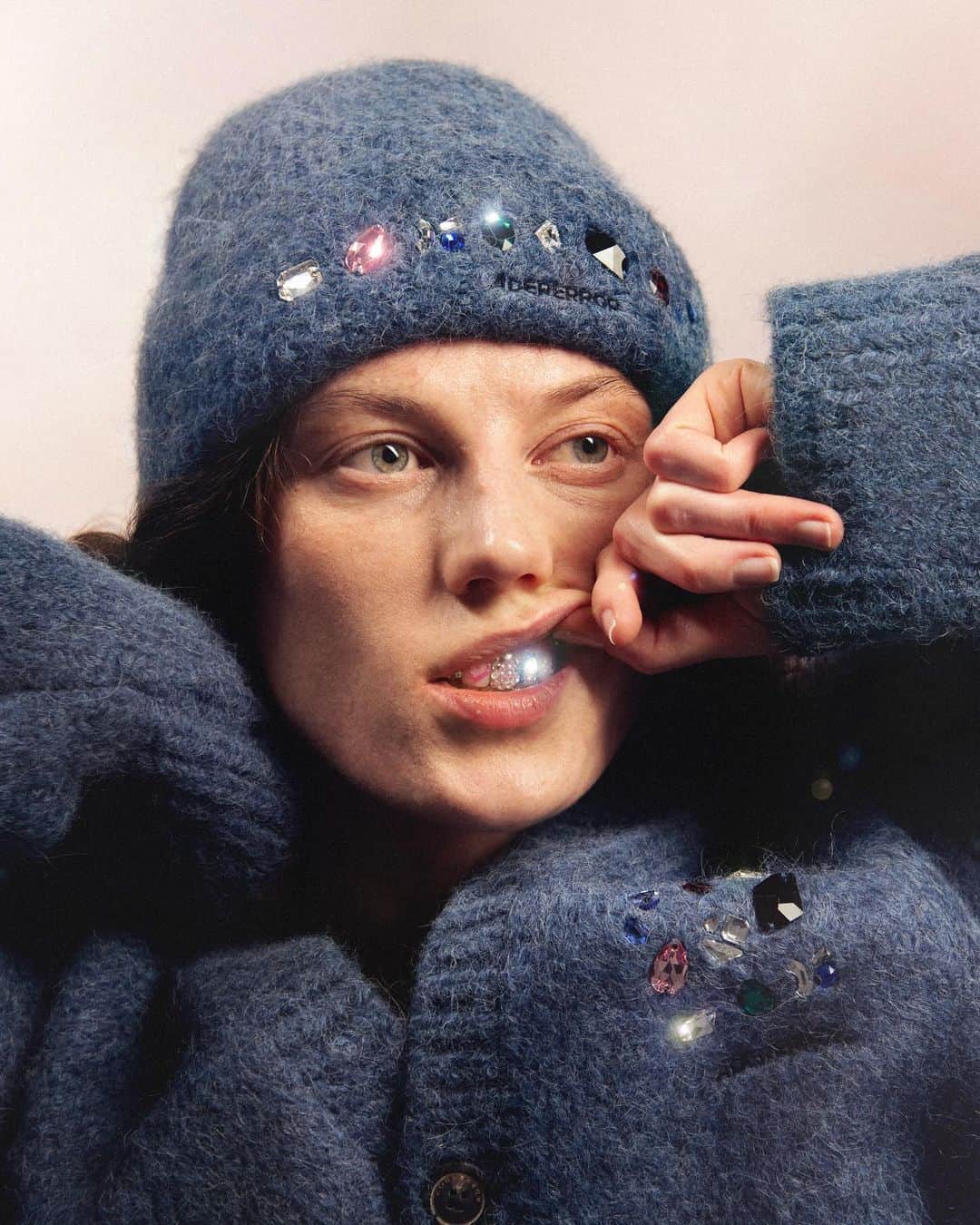 ADER errorさんのインスタグラム写真 - (ADER errorInstagram)「To all those that shine brightly,   ADERERROR's capsule collection 'For All Gemma' was developed based on the fact that the word Gem, which refers to Swarovski crystal, is derived from the Latin word Gemma, meaning a precious stone carved with care.  Check out ADERERROR's editorial, which always explores new things just like the properties of crystal that reveal various lights in any situation.  For All Gemma, 세상에 모든 찬란한 이에게,   스와로브스키의 크리스탈을 지칭하는 Gem(보석)이라는 단어가 정성 들여 깎아낸 귀중한 돌이라는 의미의 라틴어, Gemma로부터 파생되었다는 점에서 착안하여 전개된 아더에러의 캡슐 컬렉션 'For All Gemma'   어떠한 상황에서도 다양한 빛을 드러내는 크리스탈의 속성처럼 늘 새로움을 탐구하는 아더에러의 에디토리얼을 만나보세요.     29th November : Online Store  30th November : Offline Store (홍대,성수,신사,한남)  #ForAllGemma #ADERCapsuleCollection  #CrystalsFromSwarovski」11月29日 9時06分 - ader_error