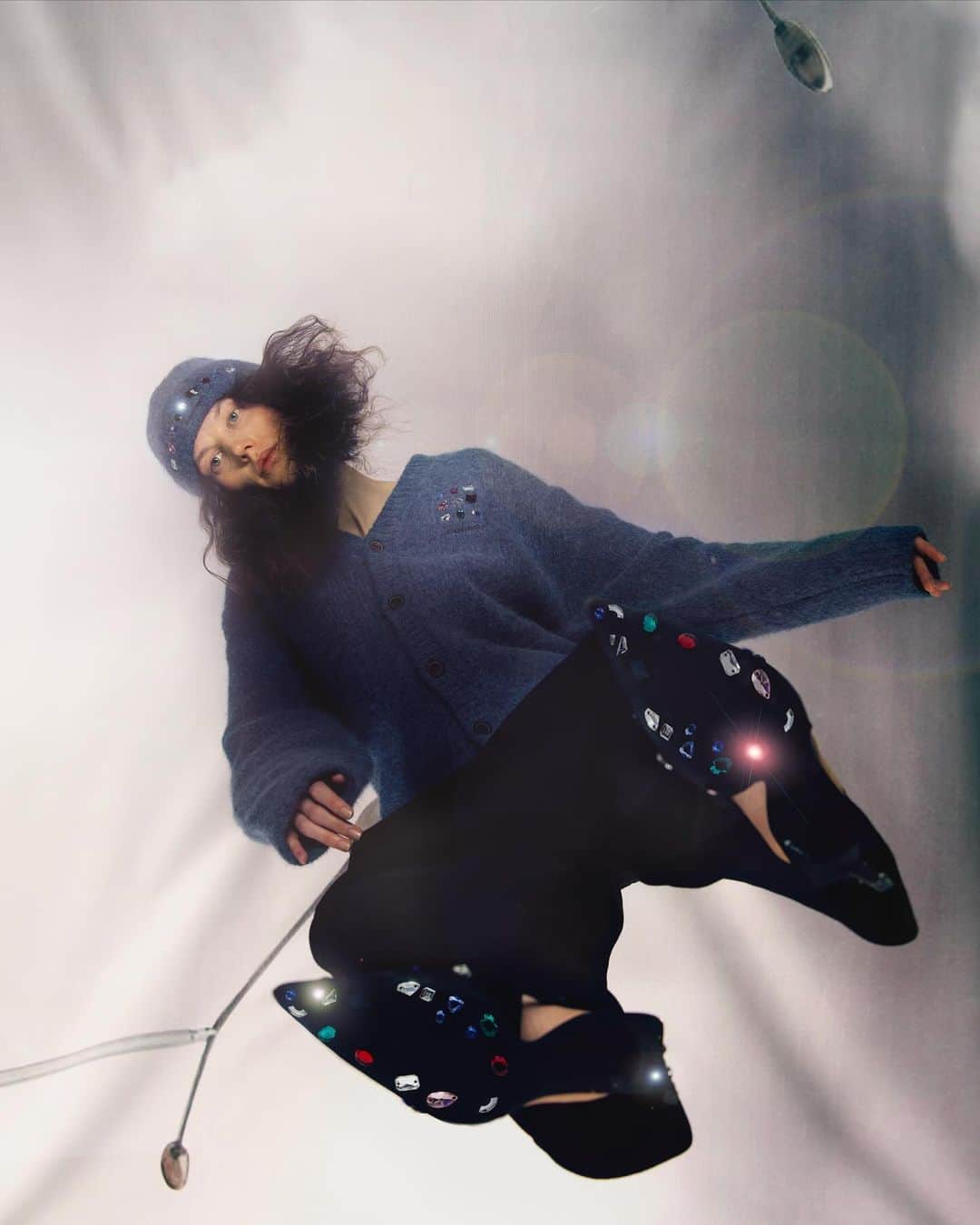 ADER errorのインスタグラム：「To all those that shine brightly,   ADERERROR's capsule collection 'For All Gemma' was developed based on the fact that the word Gem, which refers to Swarovski crystal, is derived from the Latin word Gemma, meaning a precious stone carved with care.  Check out ADERERROR's editorial, which always explores new things just like the properties of crystal that reveal various lights in any situation.  For All Gemma, 세상에 모든 찬란한 이에게,   스와로브스키의 크리스탈을 지칭하는 Gem(보석)이라는 단어가 정성 들여 깎아낸 귀중한 돌이라는 의미의 라틴어, Gemma로부터 파생되었다는 점에서 착안하여 전개된 아더에러의 캡슐 컬렉션 'For All Gemma'   어떠한 상황에서도 다양한 빛을 드러내는 크리스탈의 속성처럼 늘 새로움을 탐구하는 아더에러의 에디토리얼을 만나보세요.     29th November : Online Store  30th November : Offline Store (홍대,성수,신사,한남)  #ForAllGemma #ADERCapsuleCollection  #CrystalsFromSwarovski」