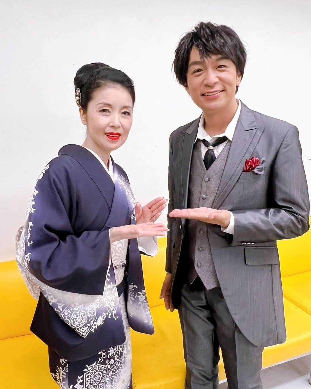 藤澤ノリマサさんのインスタグラム写真 - (藤澤ノリマサInstagram)「*  先日のテレビ収録時の2ショット写真📷  藤あや子さんと🫶 いつも優しいお気遣いありがとうございます。  以前、藤さんから頂いたカレーがおいしかったなー🍛  また食べたくなったから、通販で購入しよっ🤔 レトルト食品て便利ですよね。  #藤あや子 さん #藤澤ノリマサ #母の18番  #こころ酒 #テレビ収録 #楽しかった #カレー #お着物 #素敵 #いつも #優しく #声かけてくださり #感謝  *」11月29日 9時48分 - fujisawa_0308