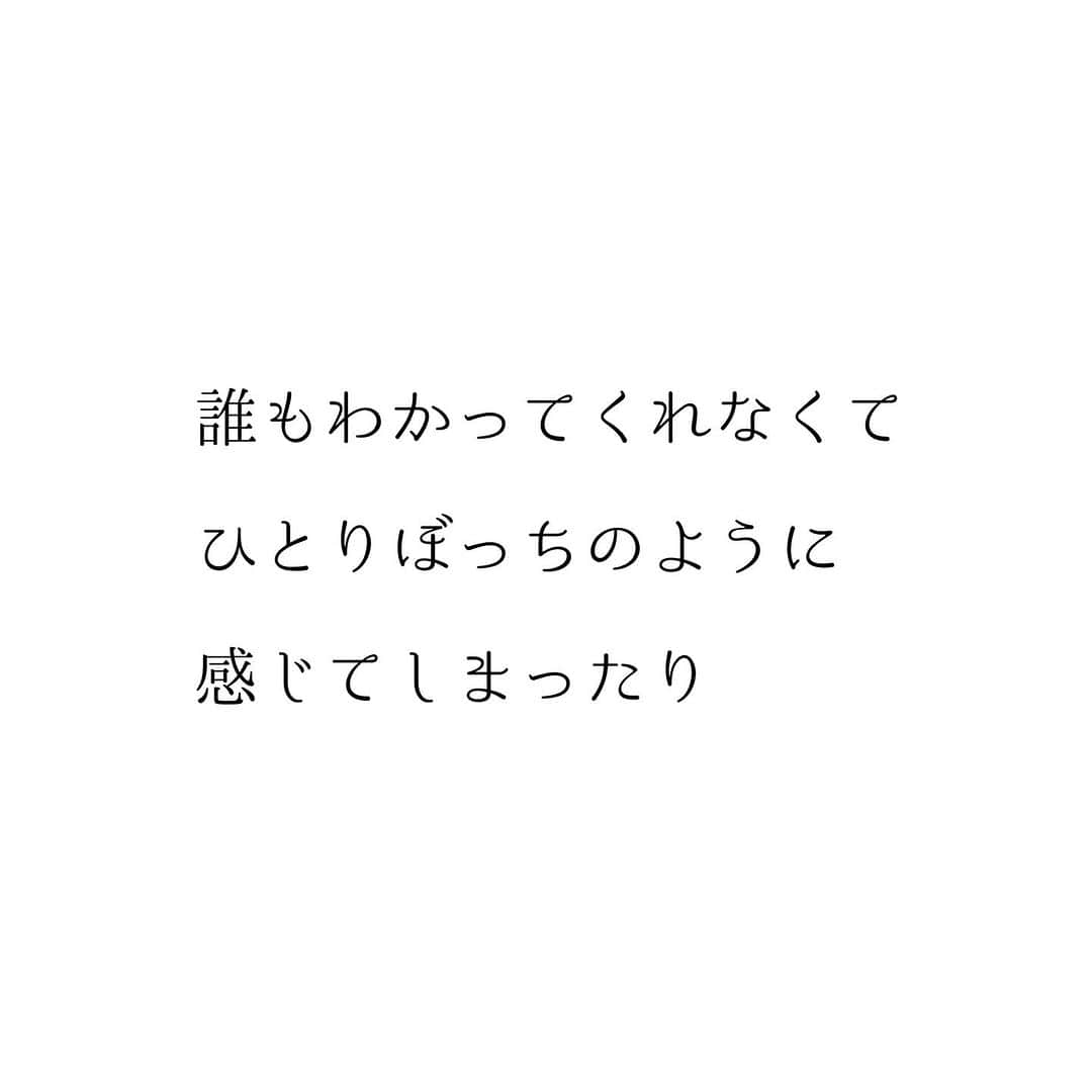 堀ママさんのインスタグラム写真 - (堀ママInstagram)「もうすぐ4000人だと思うと 本当に不思議な気持ちよ。 最近、妊娠しましたの お手紙をいただくこともすごく多くて とってもうれしいの ありがと❤️  妊活中なら まずは生活を見直したり 薬膳茶とかを使って 自分で体と心を整えることから はじめてみたらいいと思うけど なかなか結果が出なかったり どうしていいかわからなかったら あたしのところにも 来てみてね。  最近は1年に1度だけになるけど あたしが主催する滞在型セミナー 【子宝リトリート】というのがあるの。 赤ちゃんを望む方のための特別なプログラムよ  リトリートとは、「仕事や家庭 などの日常生活を離れ、自分だけの時間や人間関係にひたる場所」のことなのね。  話を聞くだけでなく、五感で体験することで、 すこやかな“こころ”と“からだ”を手に入れる。 たくさんの学びと体験をひとつにした 滞在型セミナーになってるの。  リトリートが終わったらそこで終わりではないわ。 これから漢方を使って妊活をしたい方のためのプログラムだから、 あたしが直接、漢方カウンセリングを担当して、しっかり妊活のサポートをしていくので、 安心してちょうだいね。  そうそう 申し込んでから妊娠したらどうしよう… って迷う方もいるけど大丈夫よ 土壇場でも妊娠がわかった場合は、 キャンセル規定外で無料でキャンセルできるわ。 当たり前じゃない、祝福するわよ！  意外とこの思い切りが妊娠につながったりすることもあるから、迷わず申し込んじゃいなさい うふふ  #妊活 #子宝 #不妊治療 #漢方 #薬膳 #ベビ待ち #リトリート #子宝リトリート  #自分を大切にする   #大丈夫」11月29日 10時01分 - hori_mama_