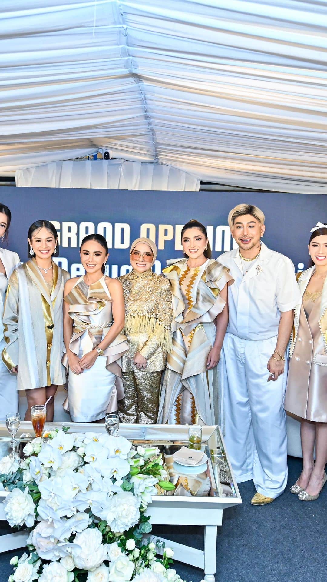 Ivan Gunawanのインスタグラム：「Masya Allah Tabarakallah . Prescon Devya Dental Clinic  Terimakasih temen2 dan sahabat3 ku yang sudah ikut hadir di prescon Opening Clinic Devya Dental  @mastercorbuzier  @ivan_gunawan  @sabrinachairunnisa_  @ashanty_ash  @carendelano  @realangelkaramoy  @yunishara36  @andienaisyah  Dan temen2 media yang sudah ikut hadir kami mengucapkan ribuan terimakasih. @_detiknews_com  @liputan6  enterainmant  @kabarindo  @indofashionnews」