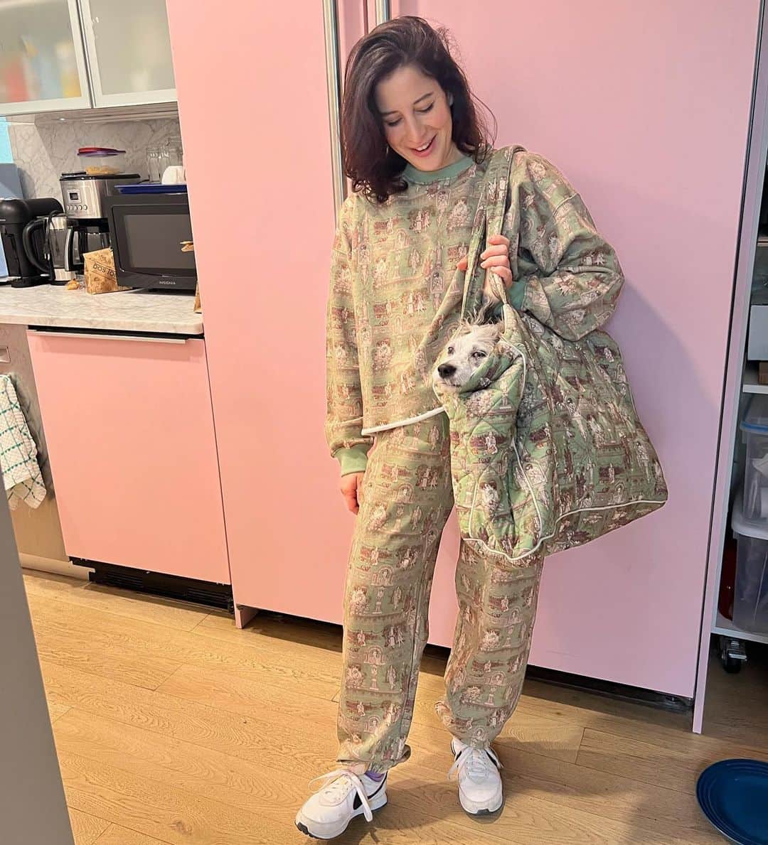 レイチェル アントノフのインスタグラム：「Big, massive actually, THANK YOU to all of you who shopped with us this week, this year, always. Your support means more to us than we could ever properly express ♥️」