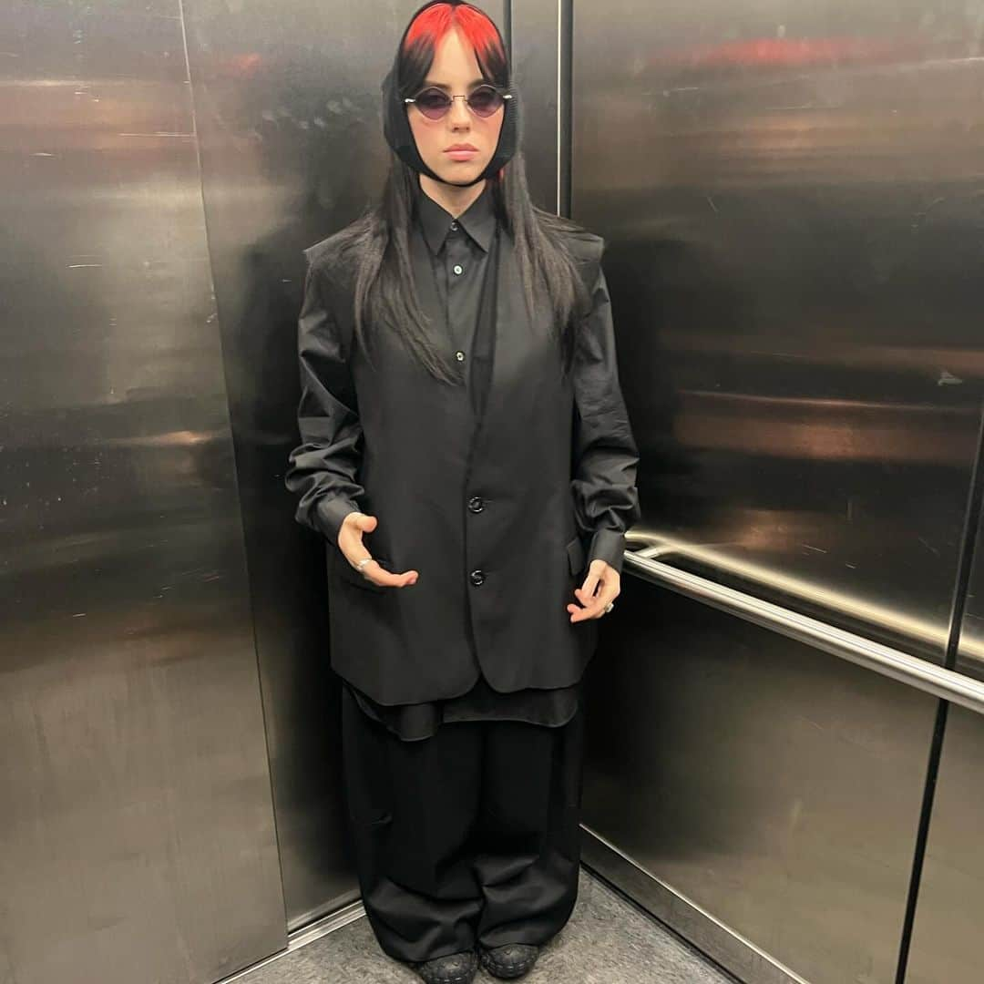 ビリー・アイリッシュさんのインスタグラム写真 - (ビリー・アイリッシュInstagram)「idk」11月29日 10時25分 - billieeilish