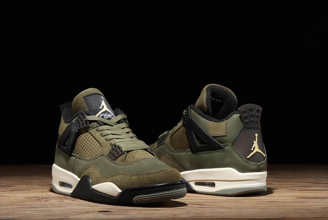 アトモスさんのインスタグラム写真 - (アトモスInstagram)「. AIR JORDAN 4 RETRO SE CRAFT  オリーブグリーンでまとめられた"AIR JORDAN 4"が登場。アッパーは履き込んだかのような色合いや風合いを表現したエイジング仕様となっており、毛羽立ちのあるスウェード、洗いをかけたレザーを組み合わせたインパクト抜群の一足となっております。 本商品は現在atmos-tokyo.comにて抽選受付中。12月2日(土)よりatmos 各店（一部店舗除く）、atmos オンラインにて発売致します。  Introducing the "AIR JORDAN 4" in olive green. The upper has an aged design that expresses the color and texture as if it has been worn, and the combination of fuzzy suede and washed leather makes this pair an outstanding pair. This product is currently available for lottery at atmos-tokyo.com. It will be on sale at all atmos stores (excluding some stores) and atmos online from December 2nd (Saturday).  #atmos#nike#aj4」11月29日 10時41分 - atmos_japan