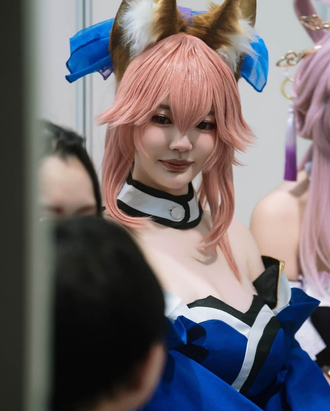 YingTzeさんのインスタグラム写真 - (YingTzeInstagram)「Tamamo at AFA Singapore 2023 🦊💖  ( swipe left for time travel back to 10 years ago ✨🫰🏻)  When I got my booth for @animefestivalasia this year , I tell myself that “ I must cosplay Tamamo !!! “ A lot of you must be wondering why am I cosplaying such an old character 🤣 Because Tamamo was the first character that I cosplayed in Singapore when I got my first opportunity to be featured as a Cosplay Guest. This year is my 10th Anniversary 💖✨  When I first started cosplaying in 2005 , I would never imagine that one day .. I would have the chance to stand on stage and be featured in events as Cosplay Guest . I’m a very shy person and I don’t have much confidence so when SOZO asked me if I’m interested to be Guest  Cosplayer for Funan Anime Matsuri 2013 , I almost don’t want to try 🥲 I was like “ what if don’t have people wanna come meet me ? “ and “ I’m not good enough to be a Guest laaaa “.  Despite all the self-defeating thoughts , I’m glad that I took the leap of faith . 💖 That’s why I always say that Singapore always has a special place in my heart . It’s been 10 years and I’m so grateful to have continuously receive your love and support . Special shoutout to Jacob who shared the old photos of my Tamamo with me 😘💖  Thank you my Dear Singaporean Fammmmm ! ❤️ My heart is always full after meeting you all ! The 3 days event of 10am - 8pm boothing is really crazy ! Some people ask me how able to wake up at 7am and be at my booth by 9.30am : The answer is Your Love 🫰🏻💖 ( I’m so cringeeeeee ahhhhhhh shyyyyyy 🫣 )  📸 @prestonles.ig」11月29日 10時34分 - yingtze