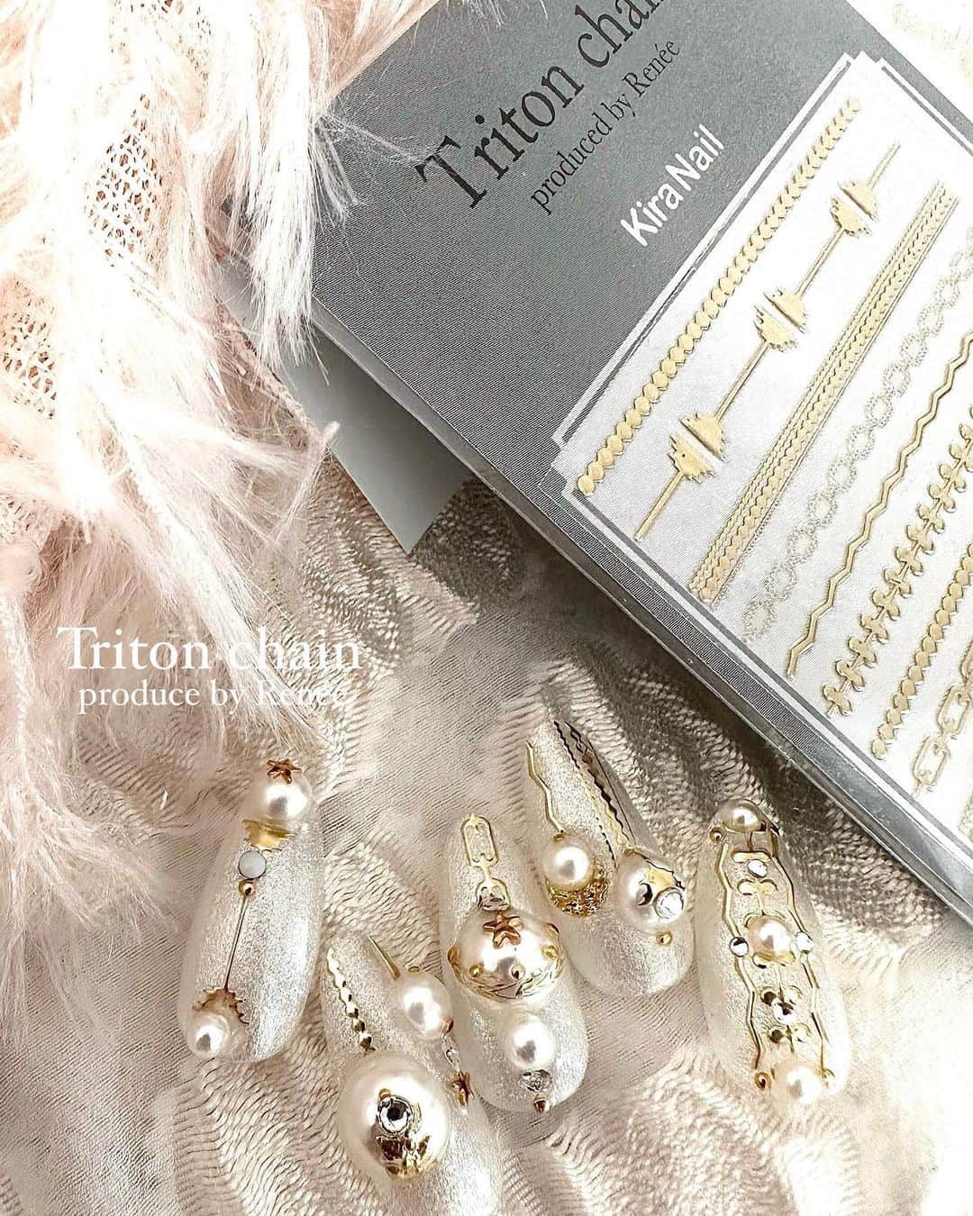 埜藤理恵さんのインスタグラム写真 - (埜藤理恵Instagram)「new produce item  -Triton chain-トリトンチェーン produceby Renée  @rrieenee × @kiranail.official   細く薄づきでジェルのような素材で ピタッとフィットし難しい工程はなく簡単に装着可能。 シンプルアートのワンポイントにも サブアートにも使える万能なアイテムです。  一般発売は12/1となります☺️🙏🏻  #pr」11月29日 10時37分 - rrieenee