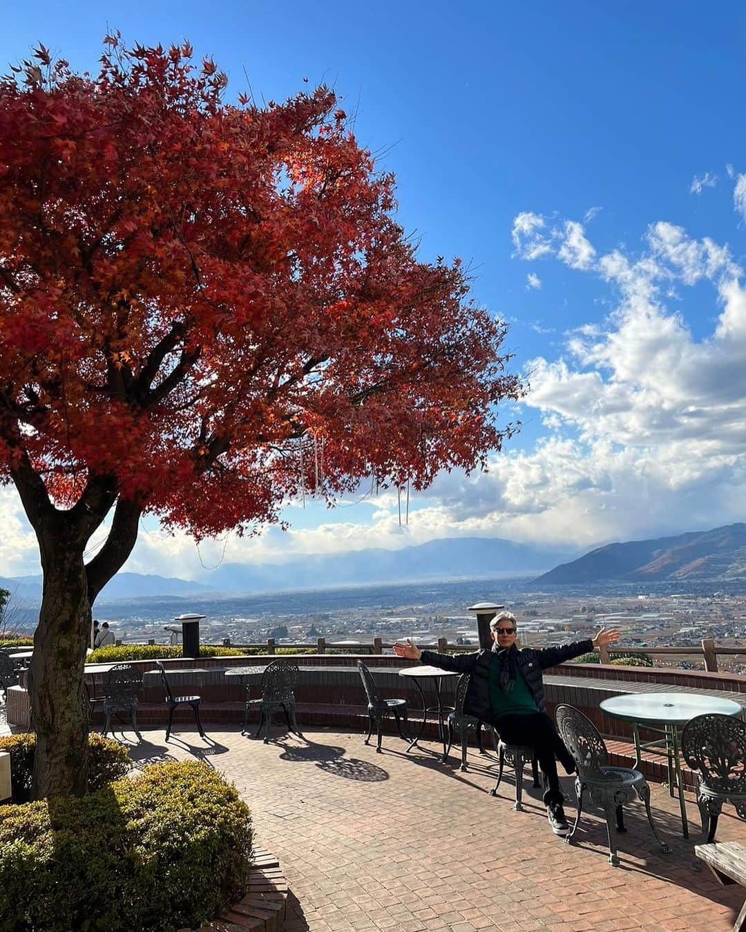 日比野玲さんのインスタグラム写真 - (日比野玲Instagram)「旧友との温泉旅！  #温泉 #絶景レストラン #旧友はいいね  #気分良し #よく食べ #よく寝る #リフレッシュ #あるね」11月29日 10時45分 - aquilano_hibino