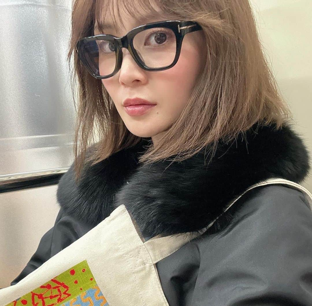 潮みかさんのインスタグラム写真 - (潮みかInstagram)「人生はドッキリだ！  『スーパーふぃクションふぉーエヴァー』 悪い芝居、第一幕ふぁイナル公演  最後の悪い芝居 見にきてね  👁️👄👁️ 🍜🍣🍟  公演時間は約2時間15分を予定しております ※予定です  公演特設サイトは ホーム画面のURLから🚨  大阪：12月16日、17日 東京：12月21日〜26日  #悪い芝居 #スーパーふぃクション #ふぉーエヴァー #sff」11月29日 10時53分 - ushiomika