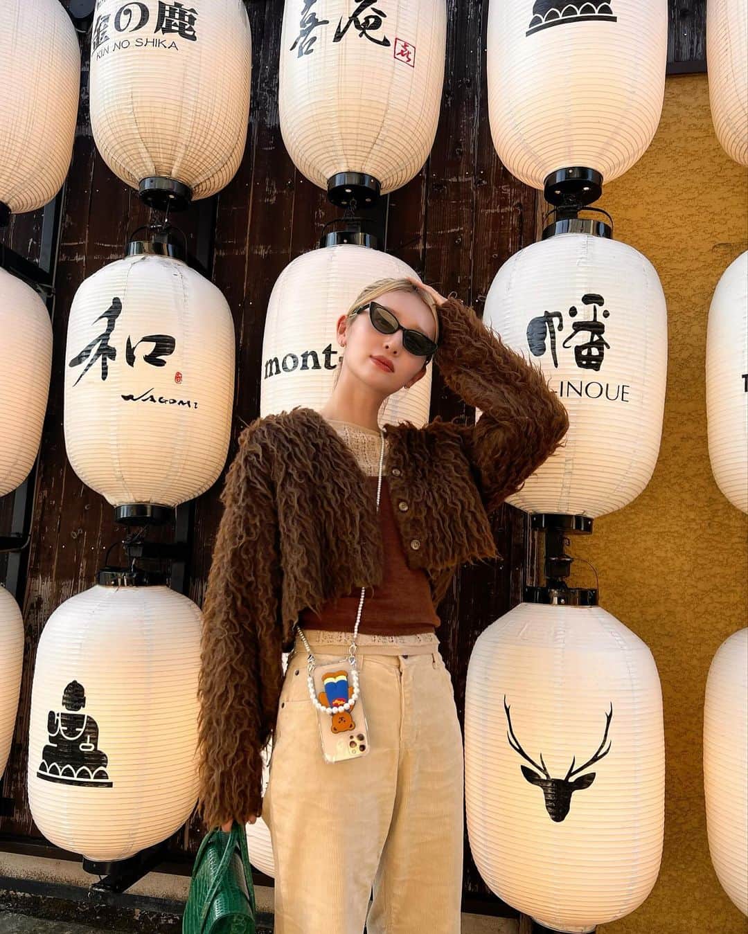 優木望未のインスタグラム：「可愛い〜🐻🍕🍊🩷　@wigglewiggle.official   @hangoo_japanofficial  こちらのiphonecase、final saleを開催していて、50%オフで購入できます🌛 可愛いくて便利だ◎ #pr」